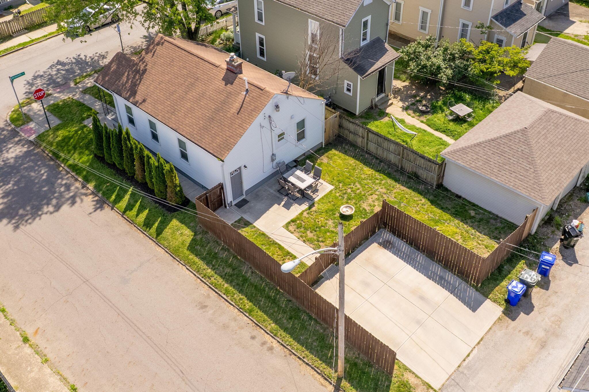 690 Reinhard Avenue
