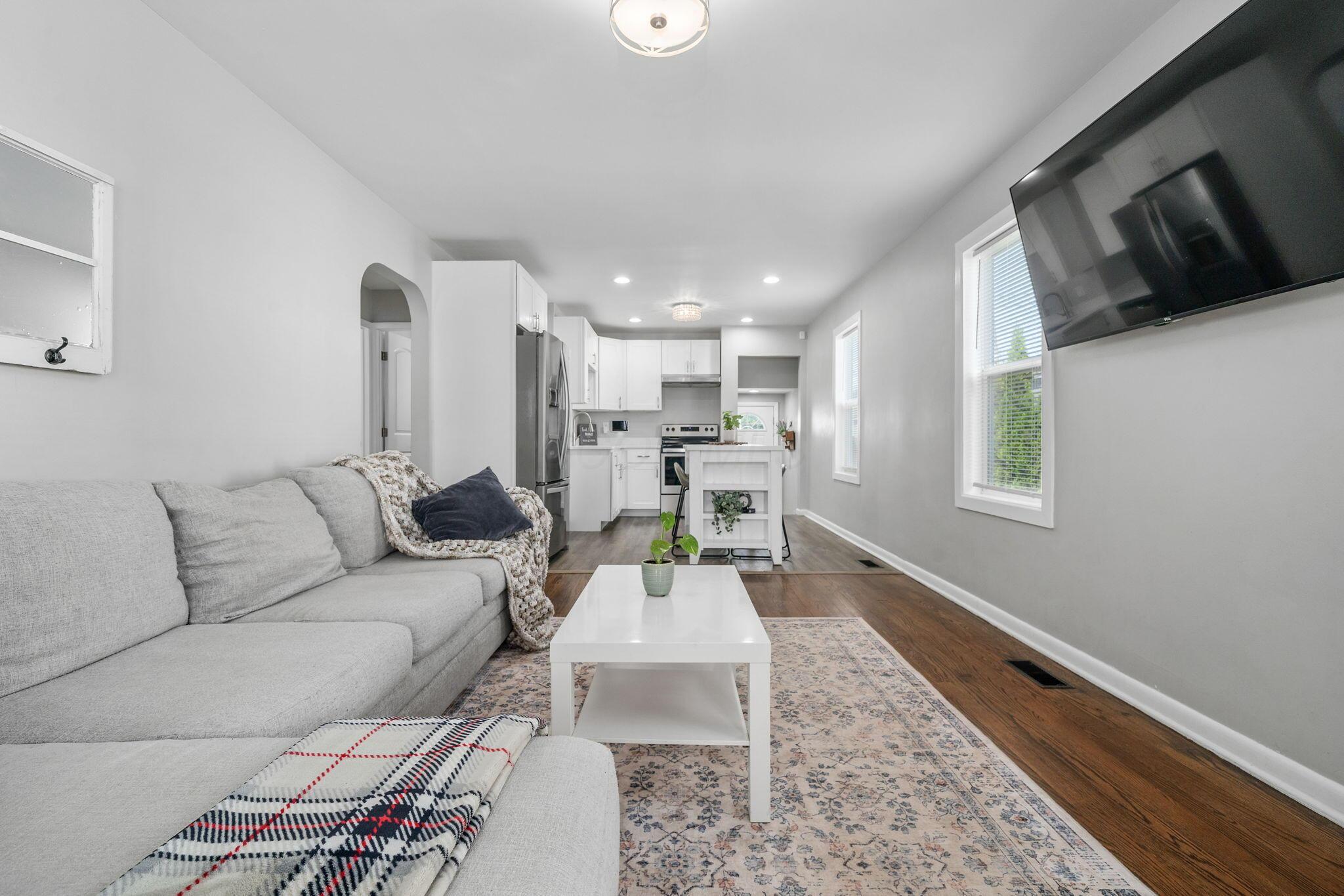 690 Reinhard Avenue