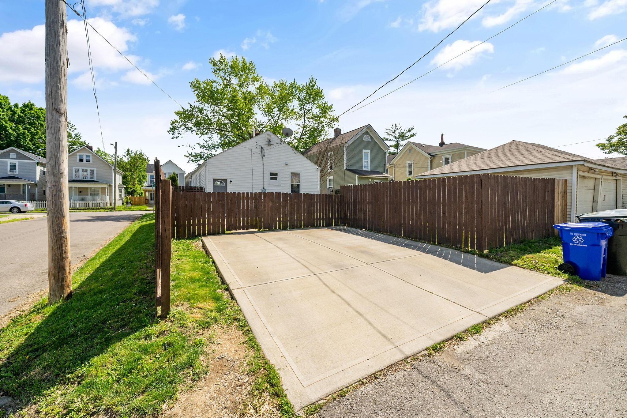 690 Reinhard Avenue