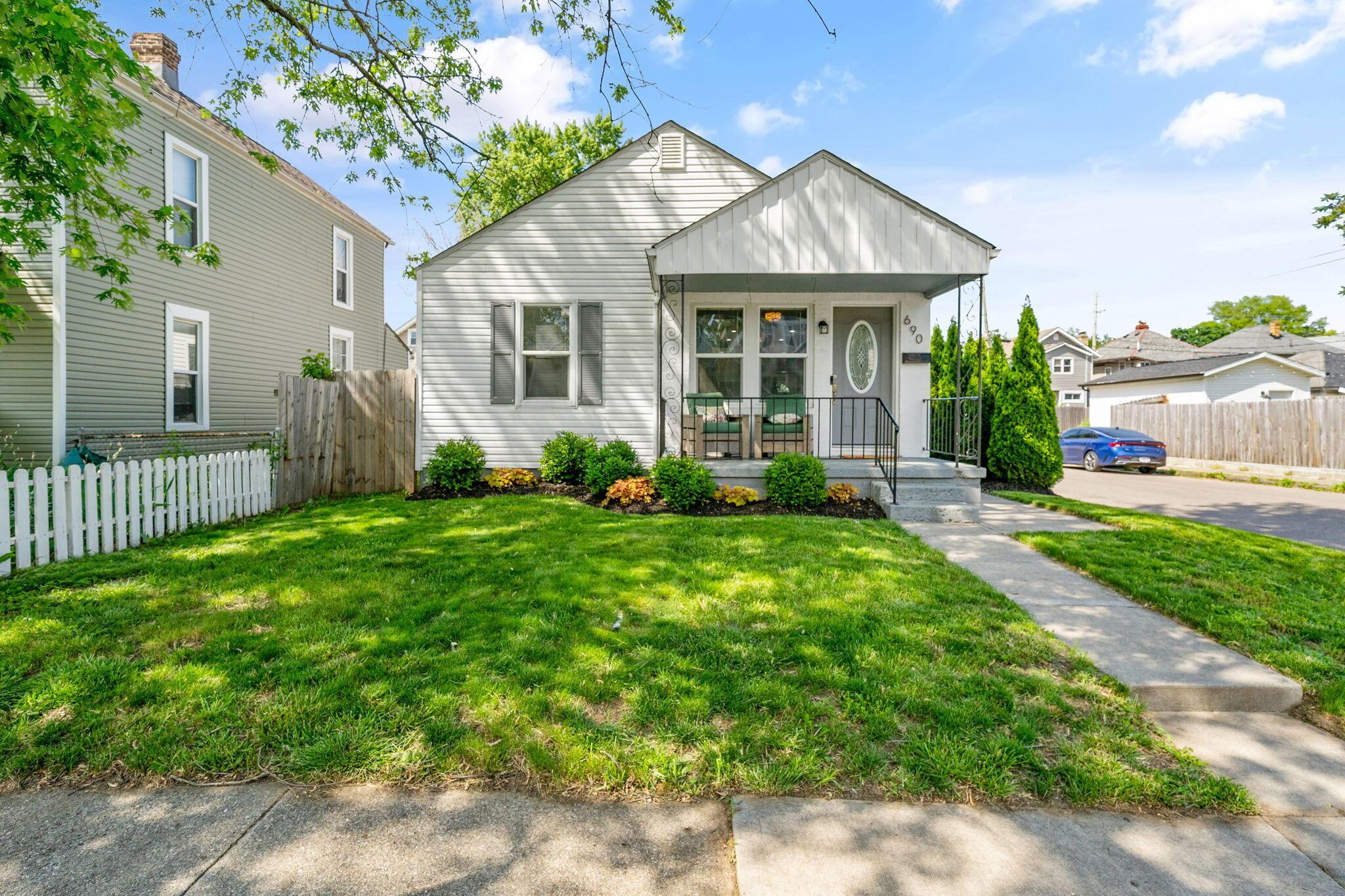 690 Reinhard Avenue