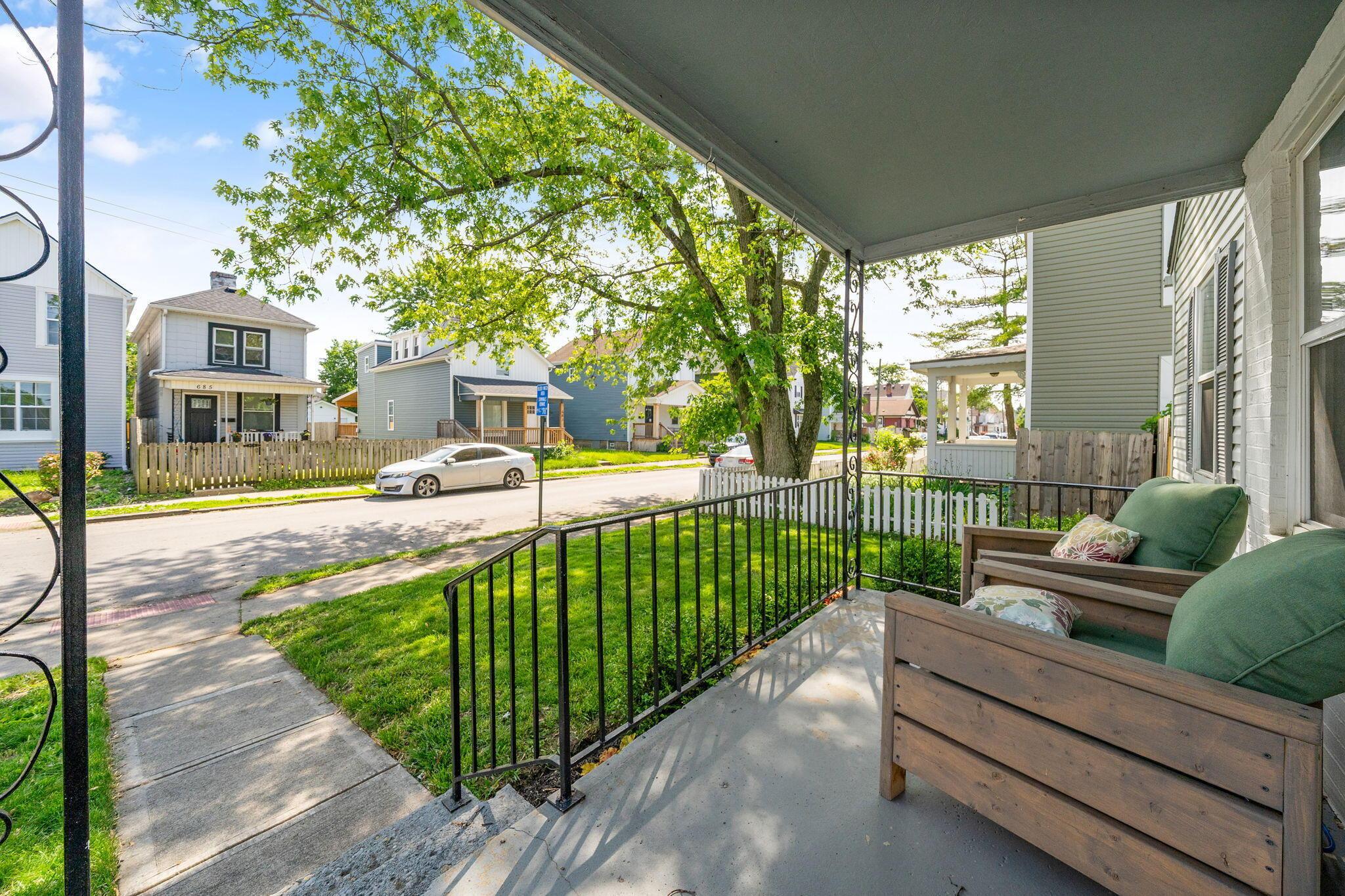 690 Reinhard Avenue