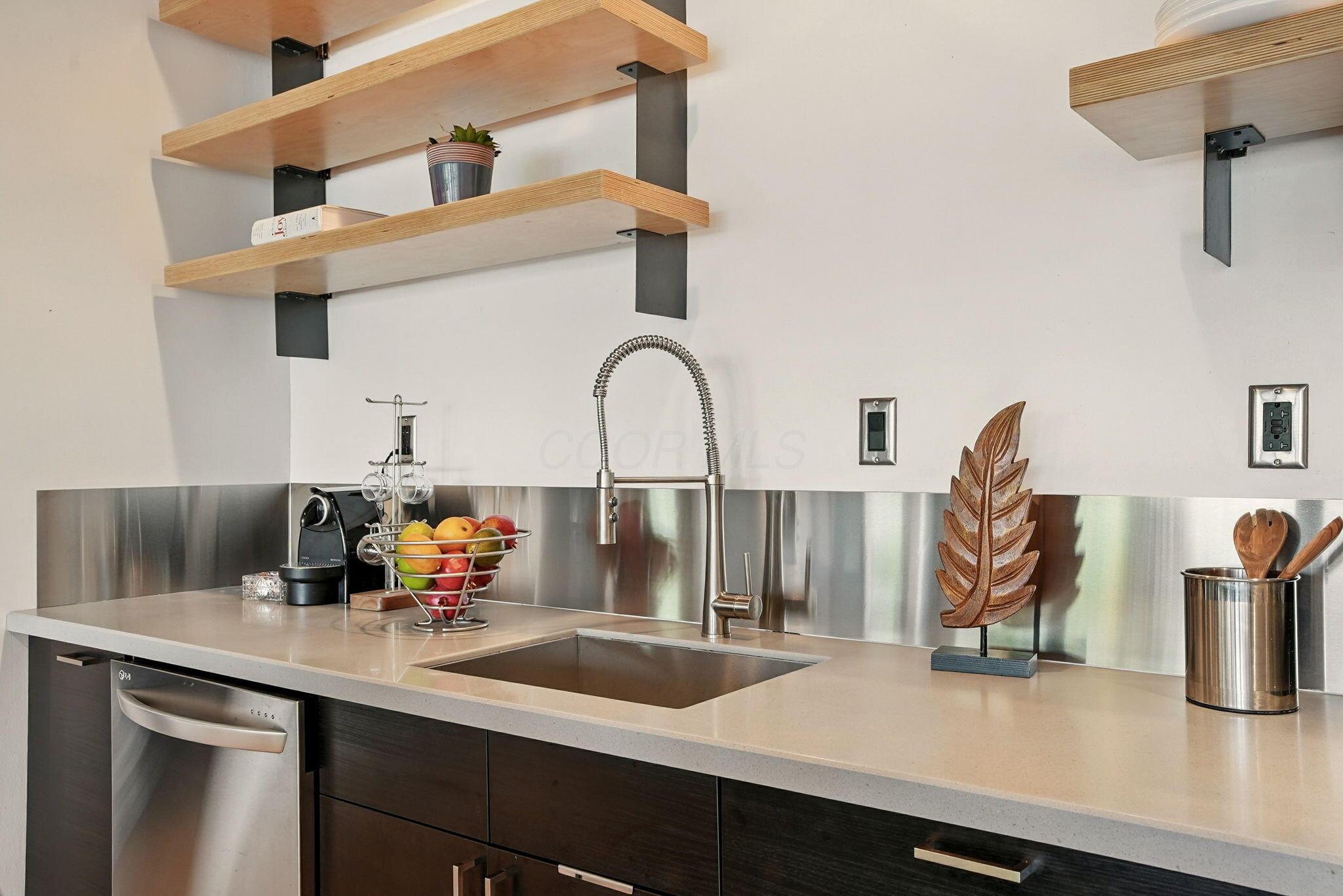 956 N High Street, Unit 2W