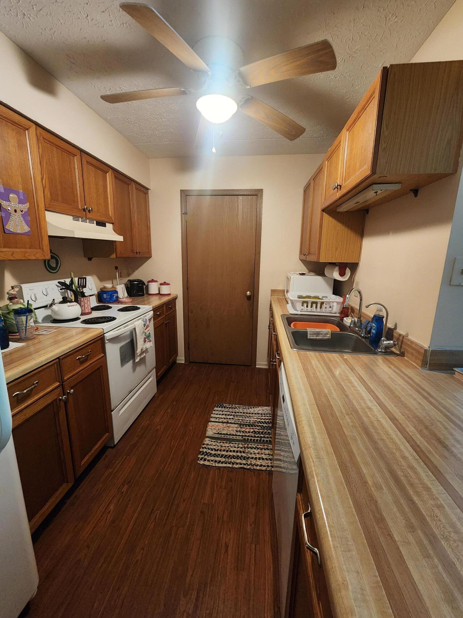 3939 Karl Road, 217