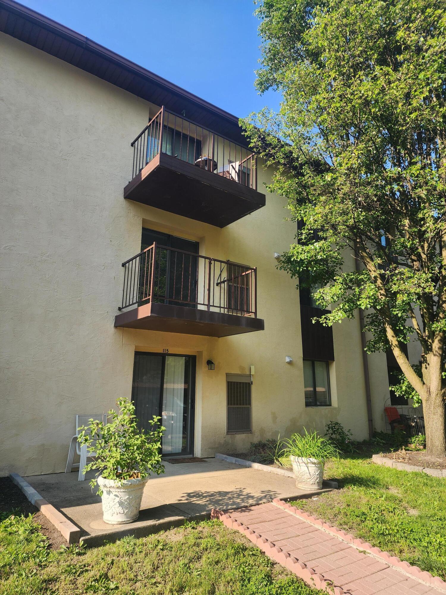 3939 Karl Road, 217