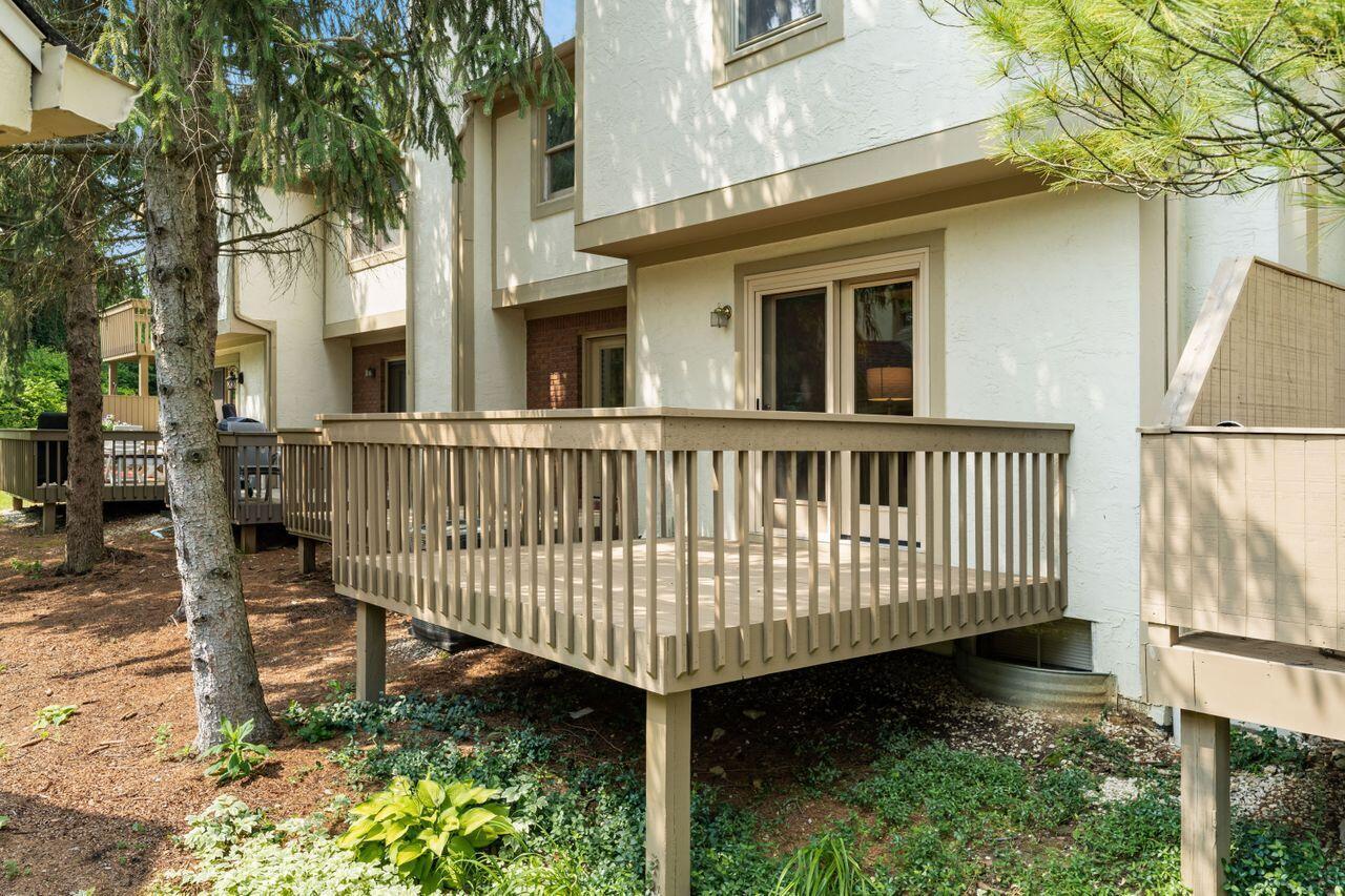 505 Spring Brook Court W