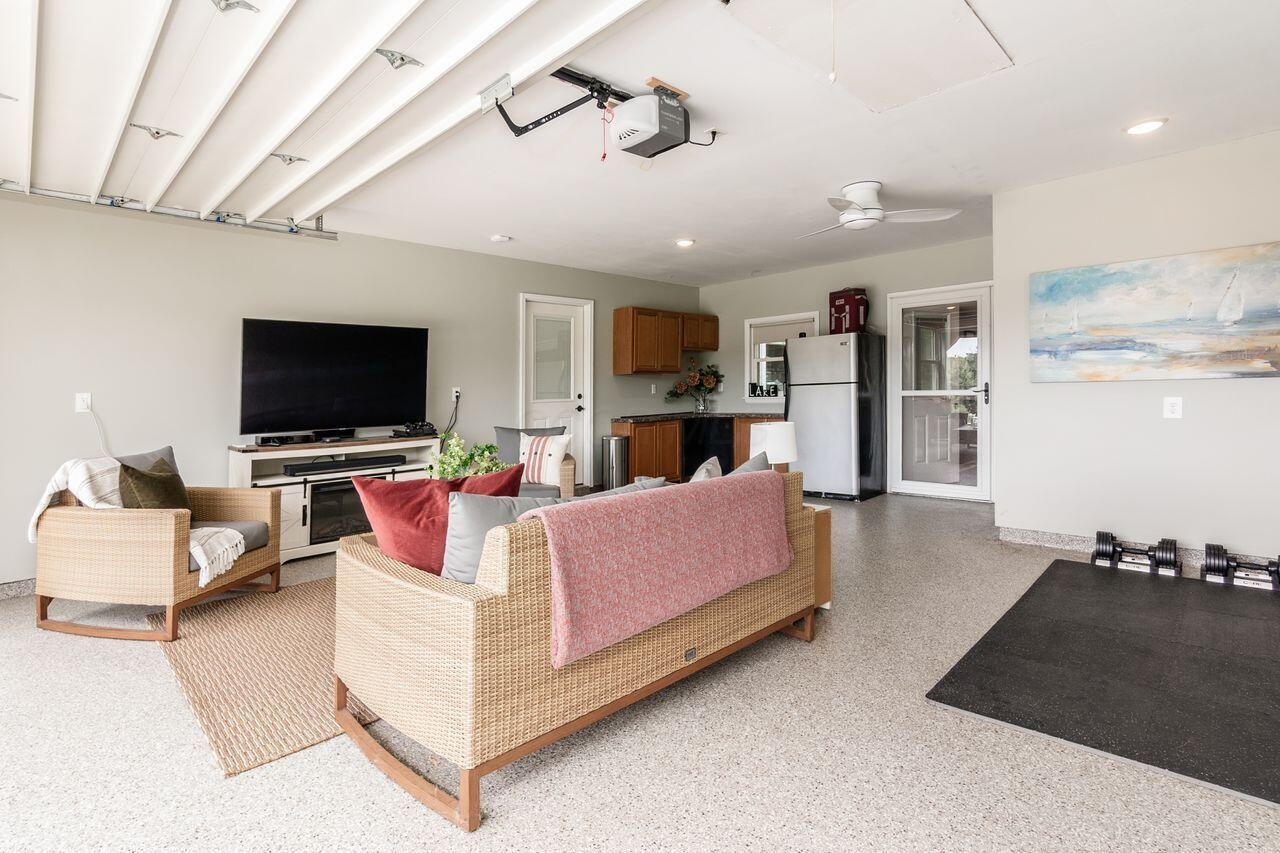 2591 Apple Valley Drive