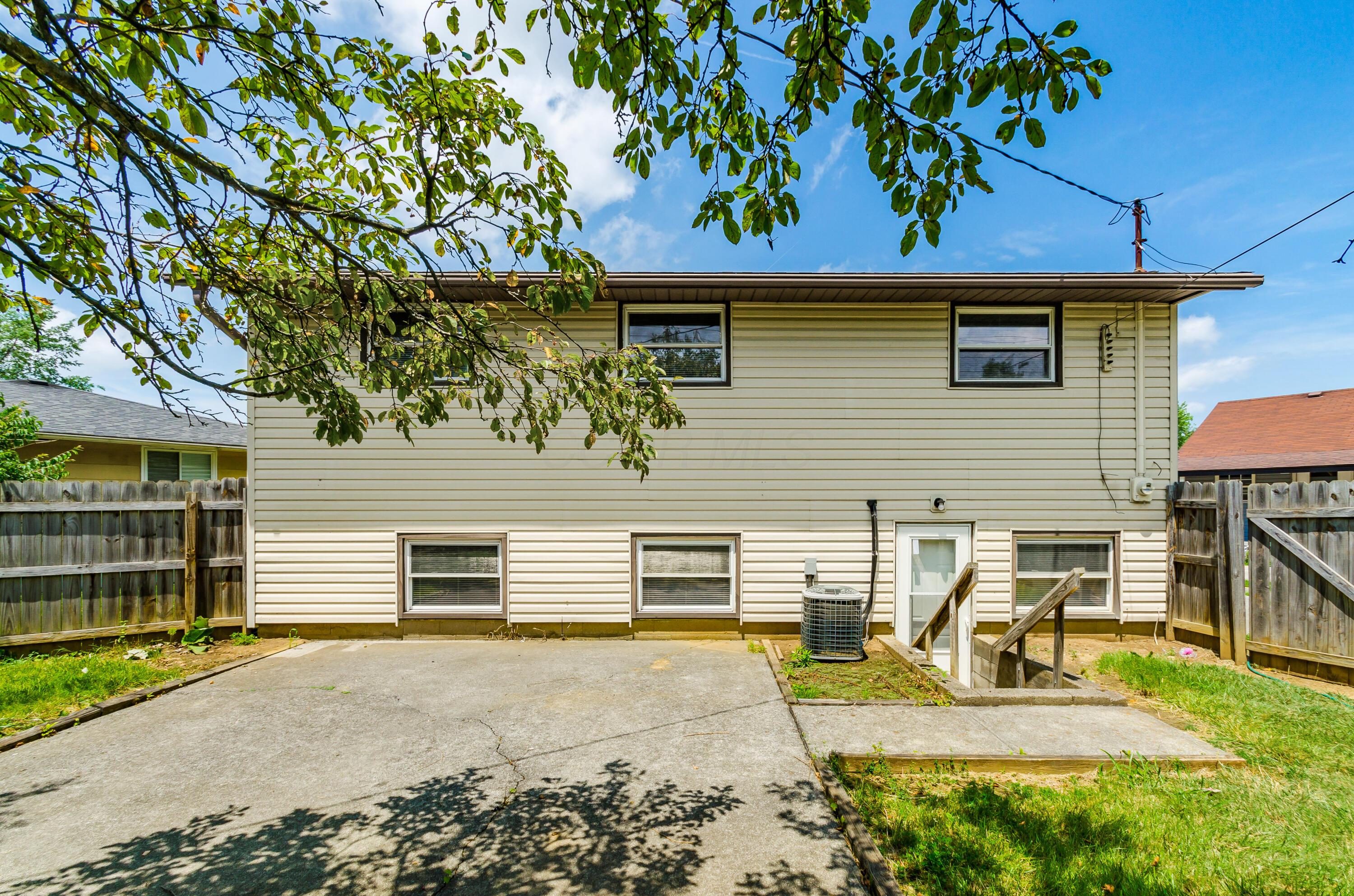 1902 Binbrook Court