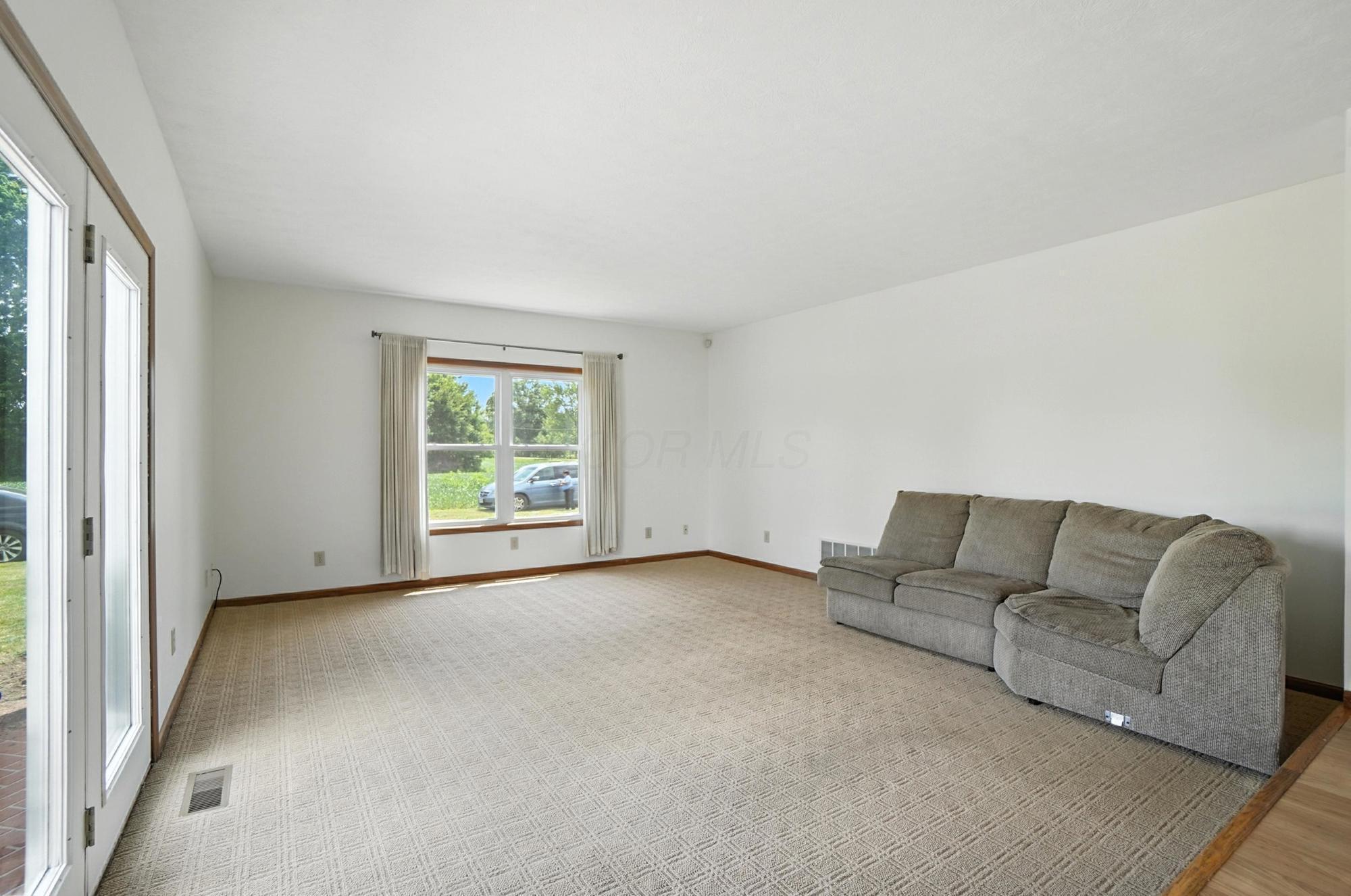 2831 Curve Road