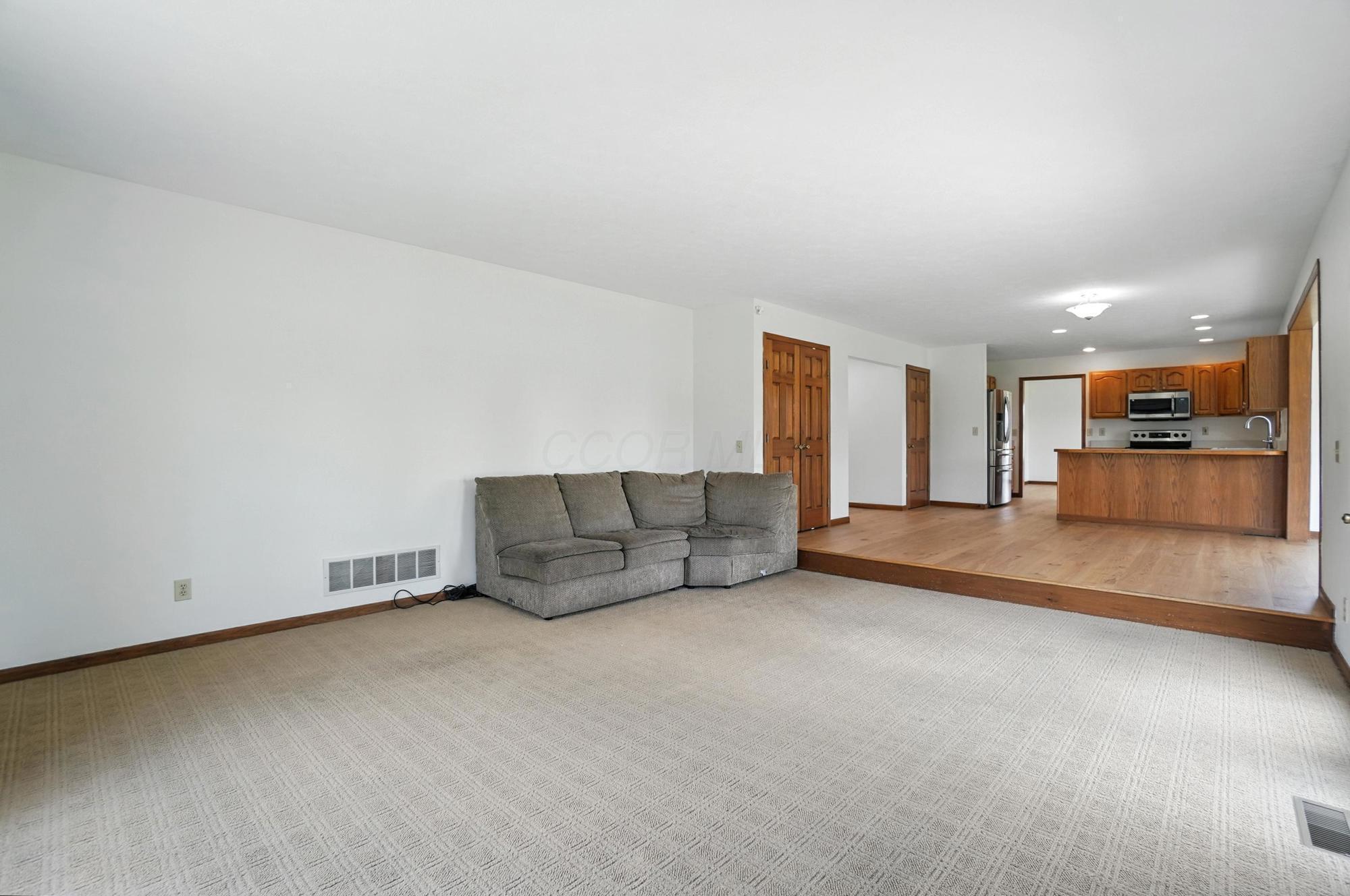2831 Curve Road