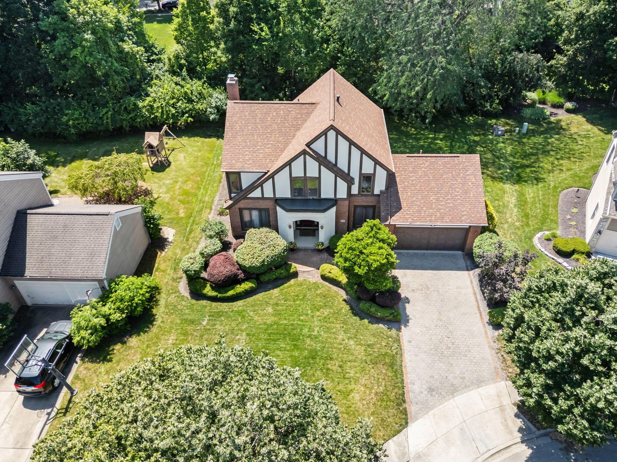 7691 Earlston Court
