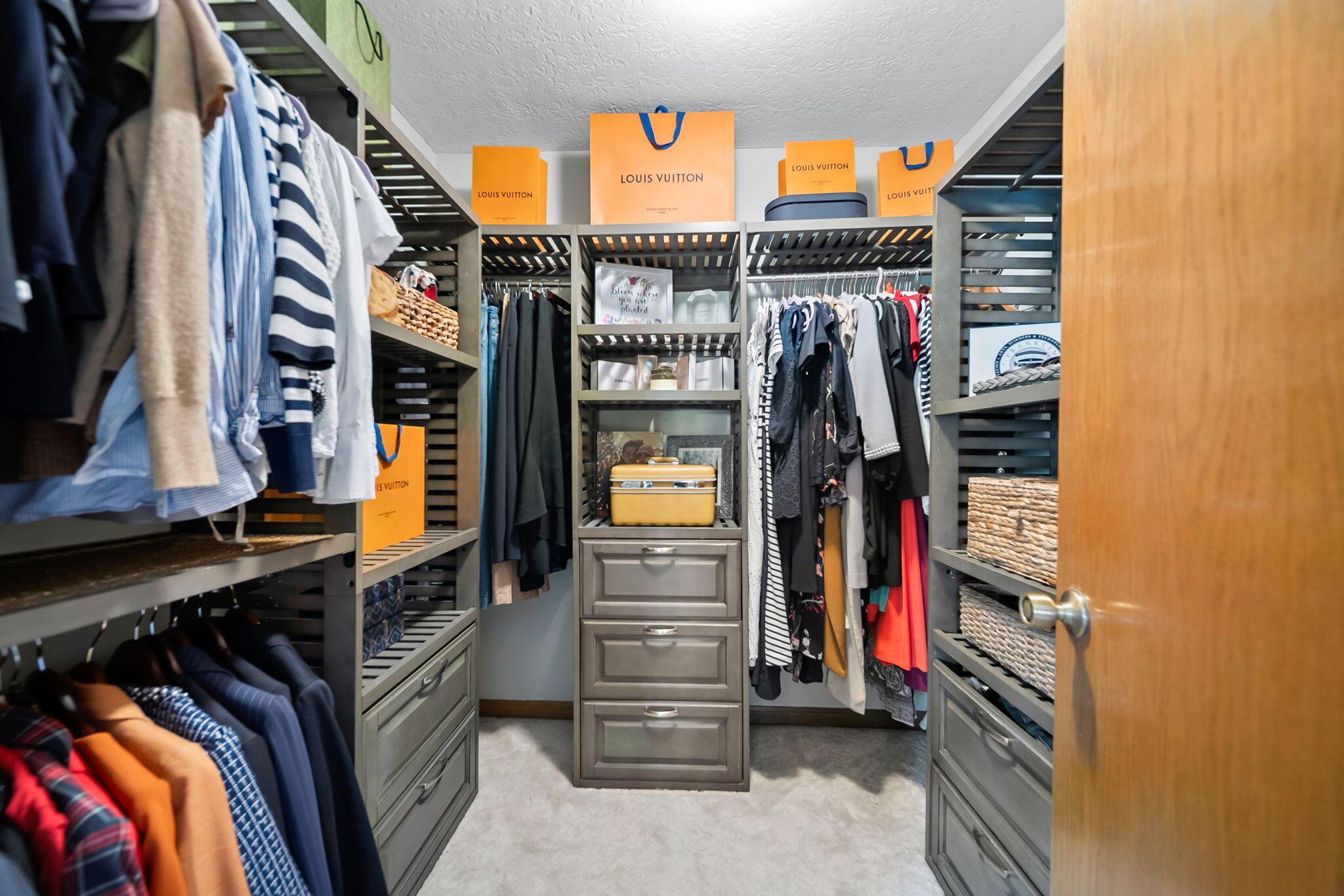 7691 Earlston Court