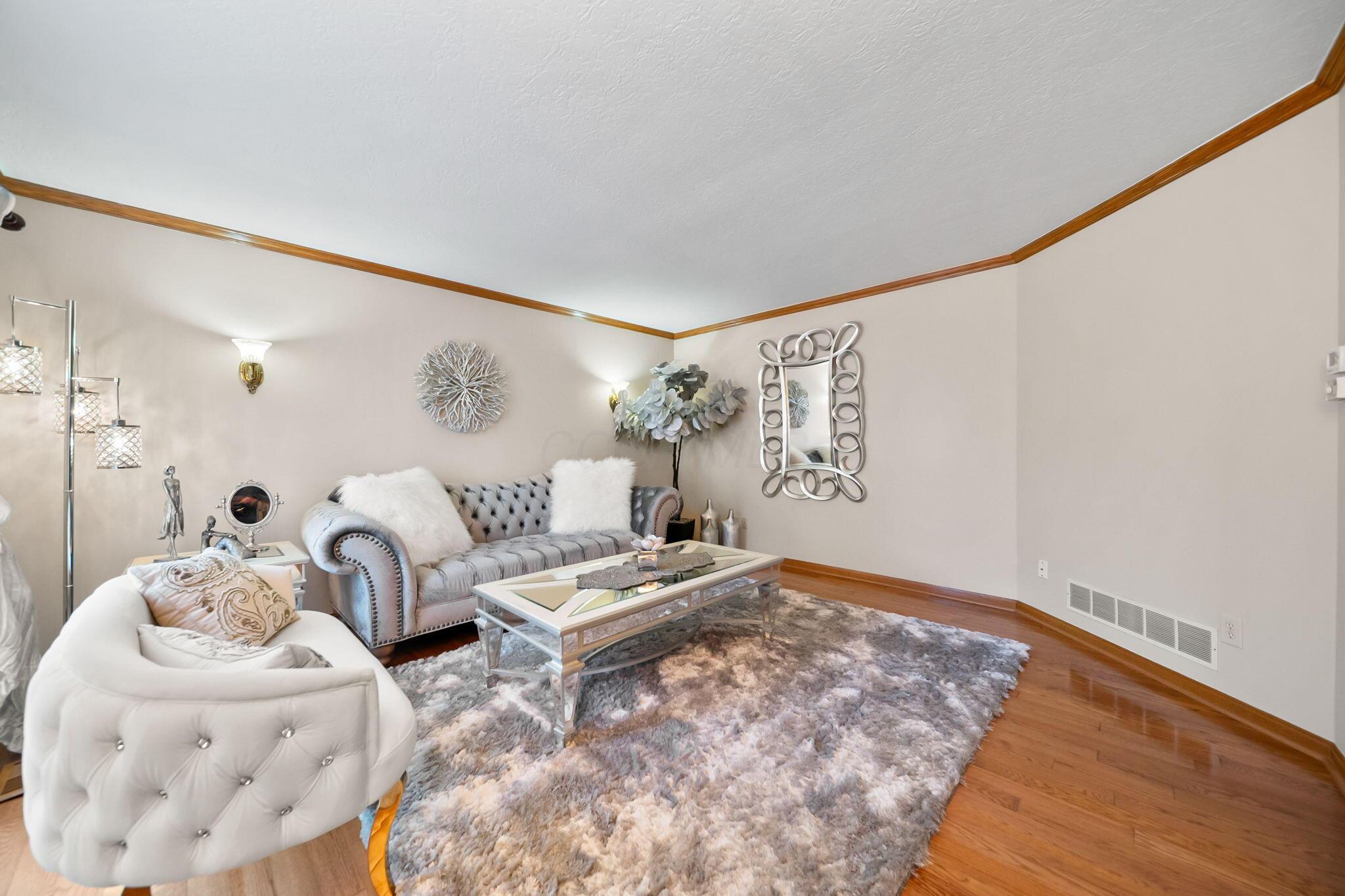 7691 Earlston Court