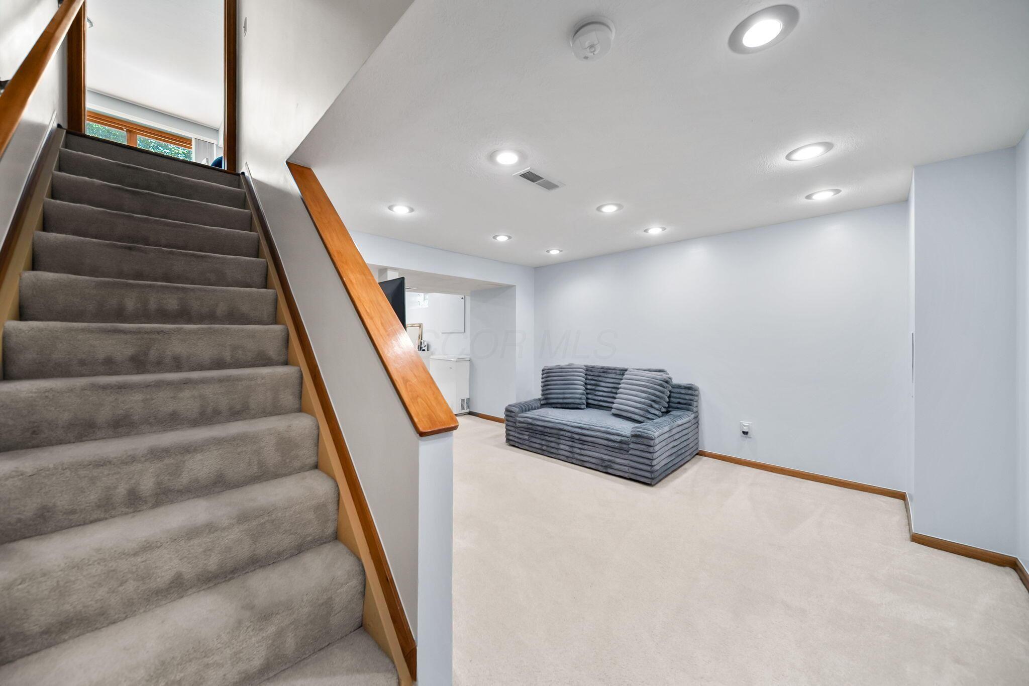 7691 Earlston Court