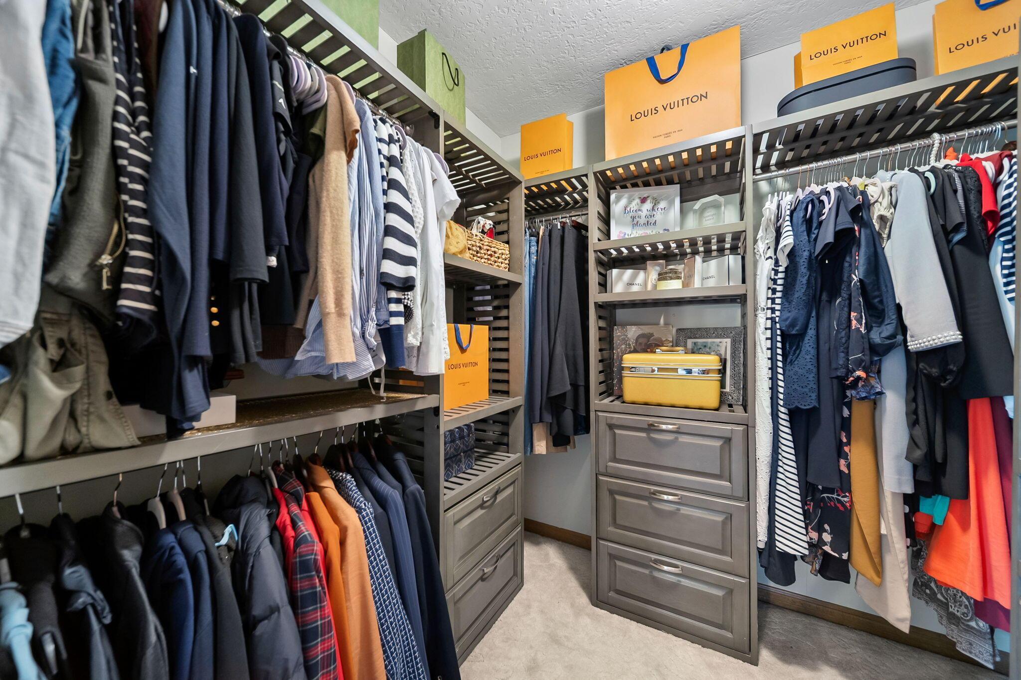 7691 Earlston Court