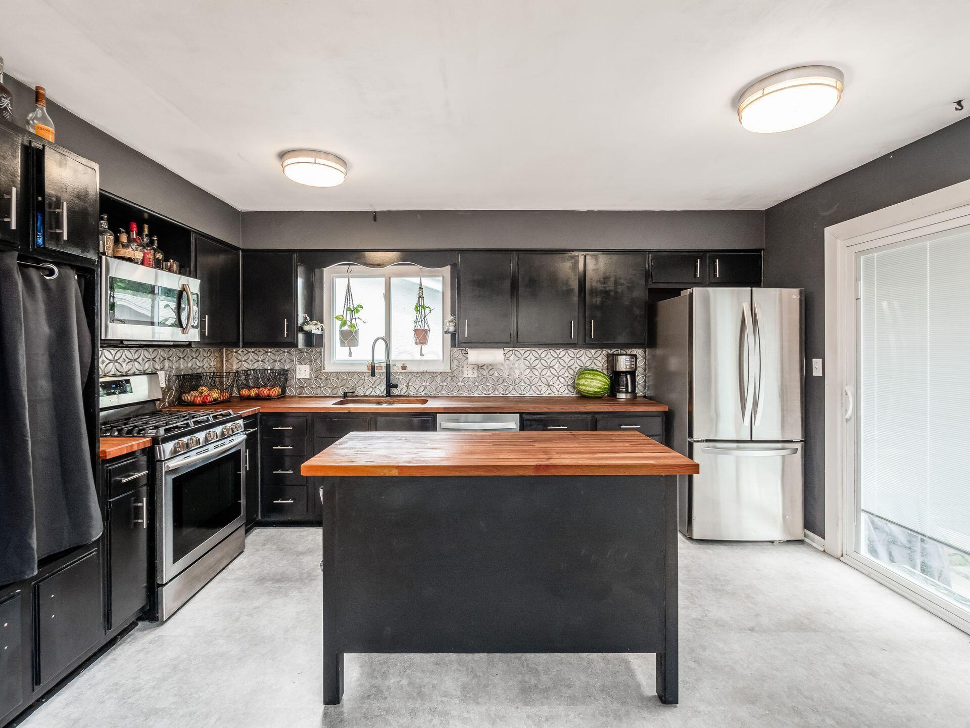 6440 Kildale Square W