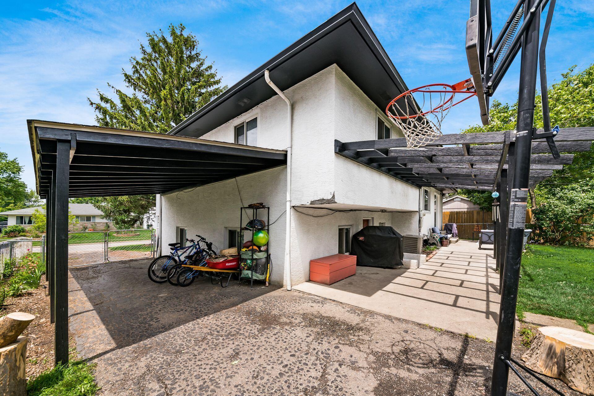 6440 Kildale Square W