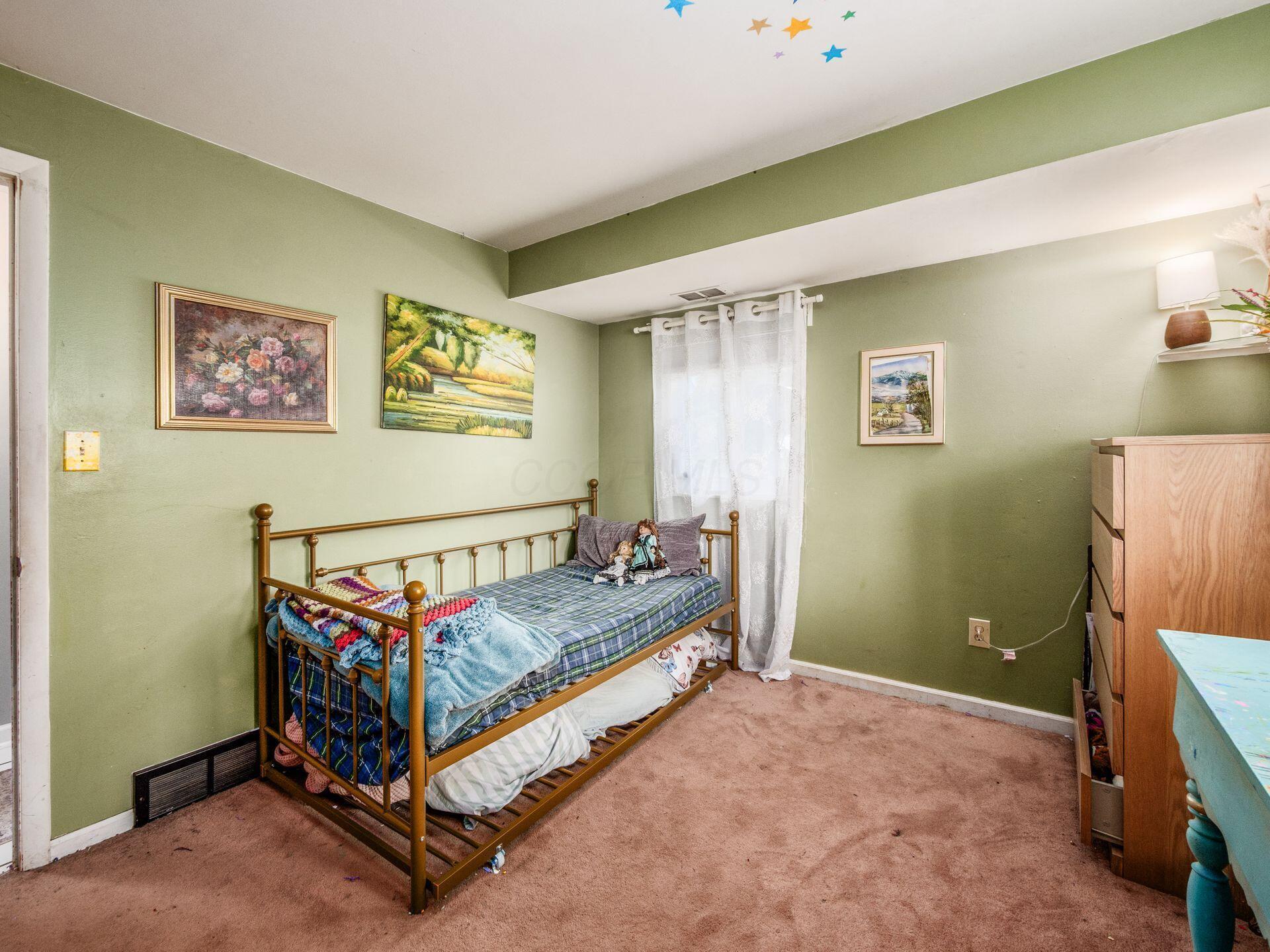 6440 Kildale Square W