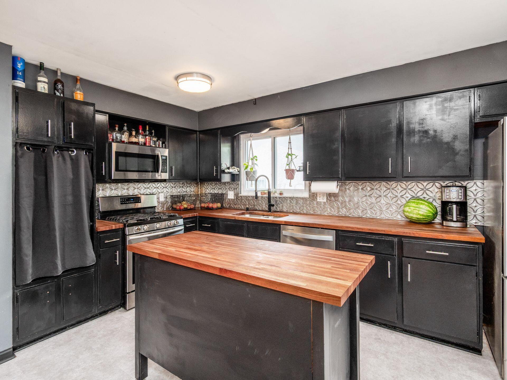 6440 Kildale Square W