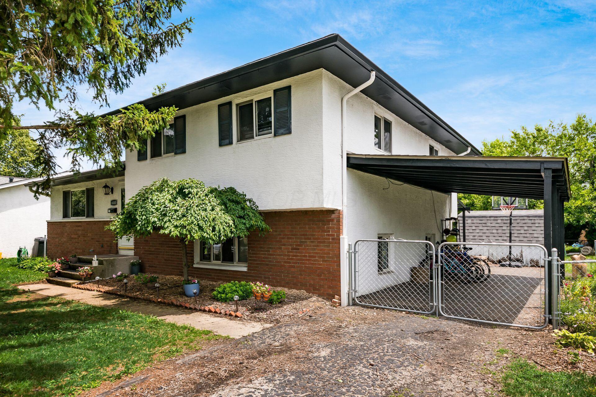 6440 Kildale Square W