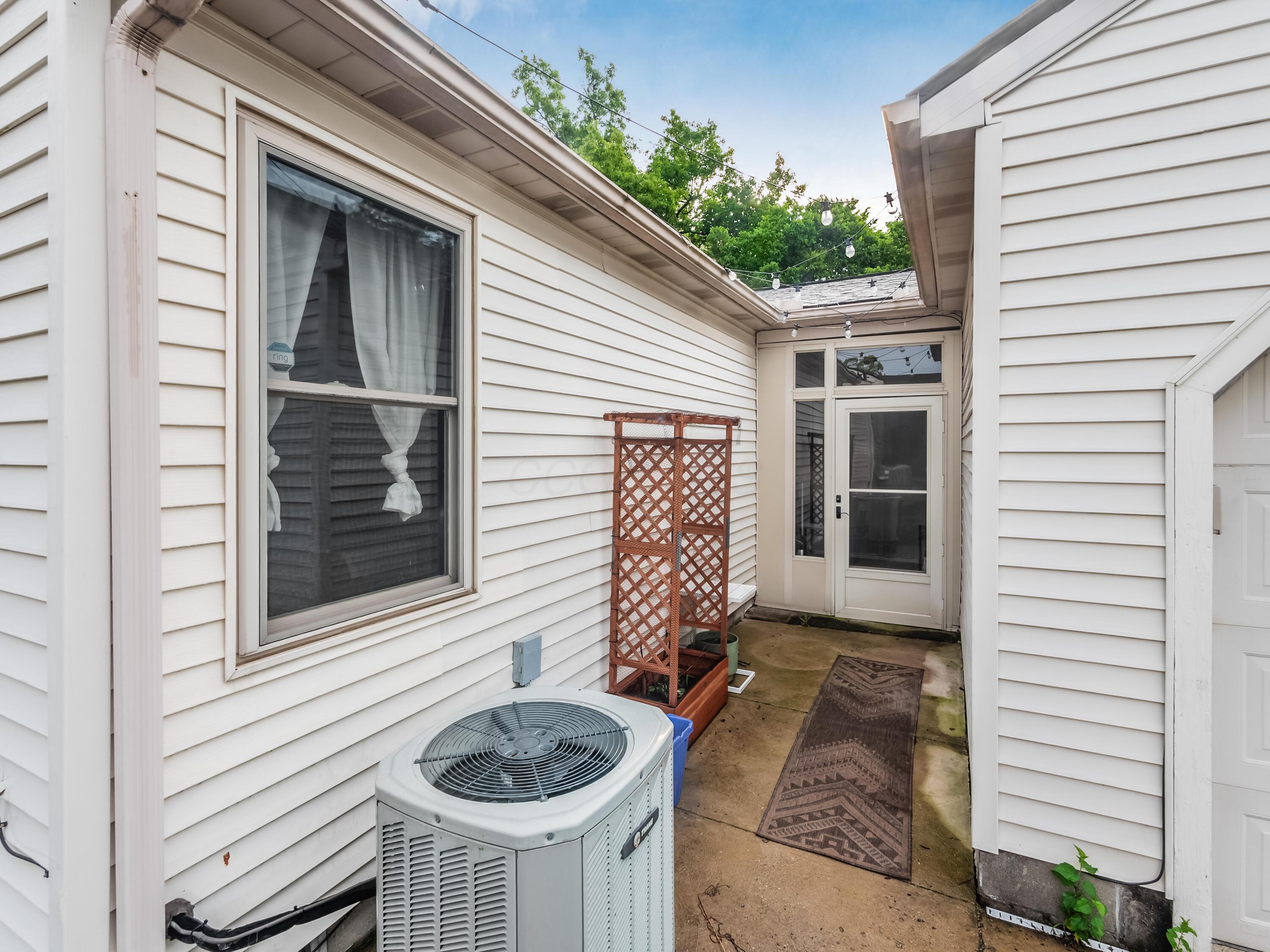 218 Lexington Boulevard