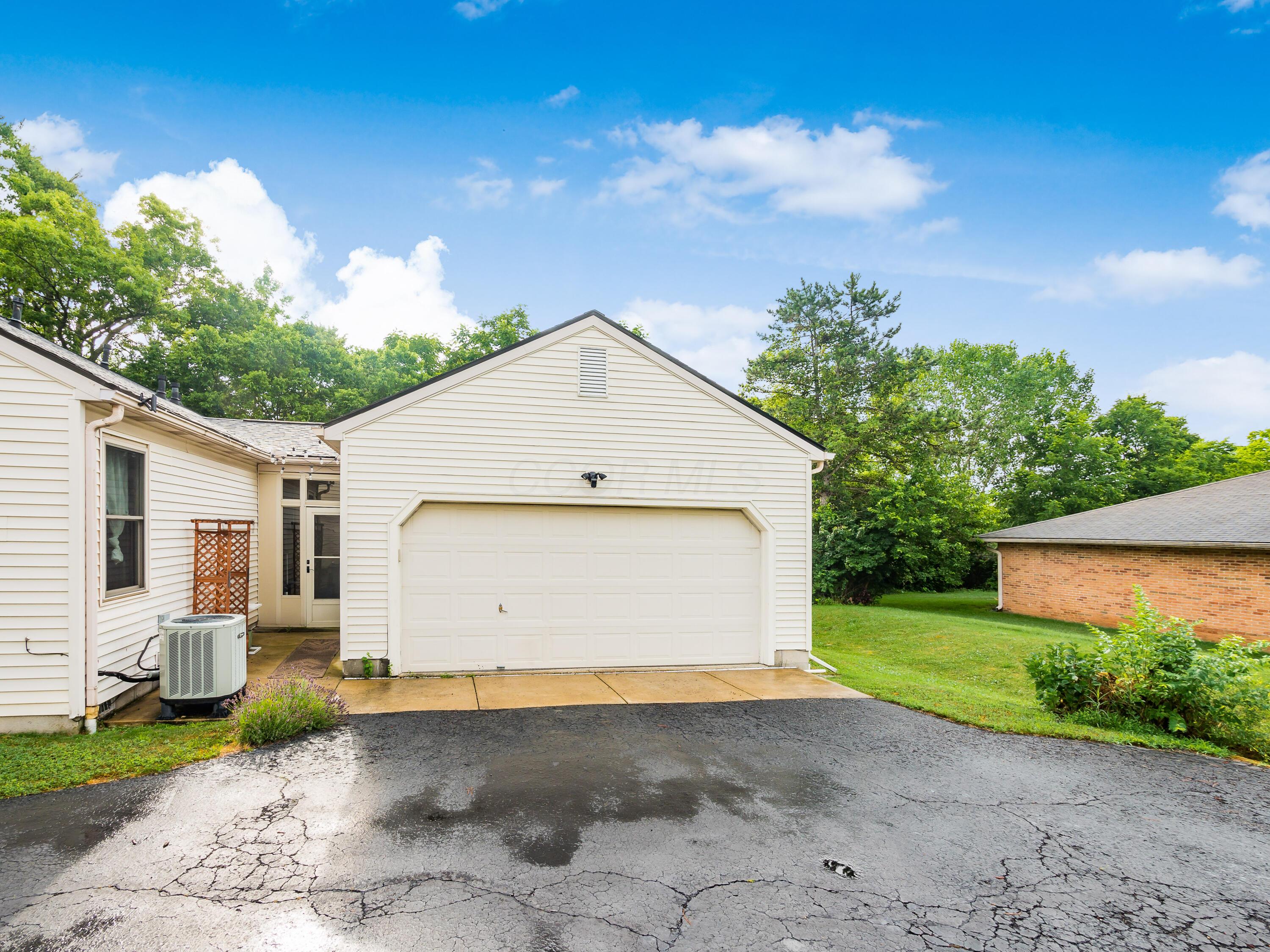 218 Lexington Boulevard