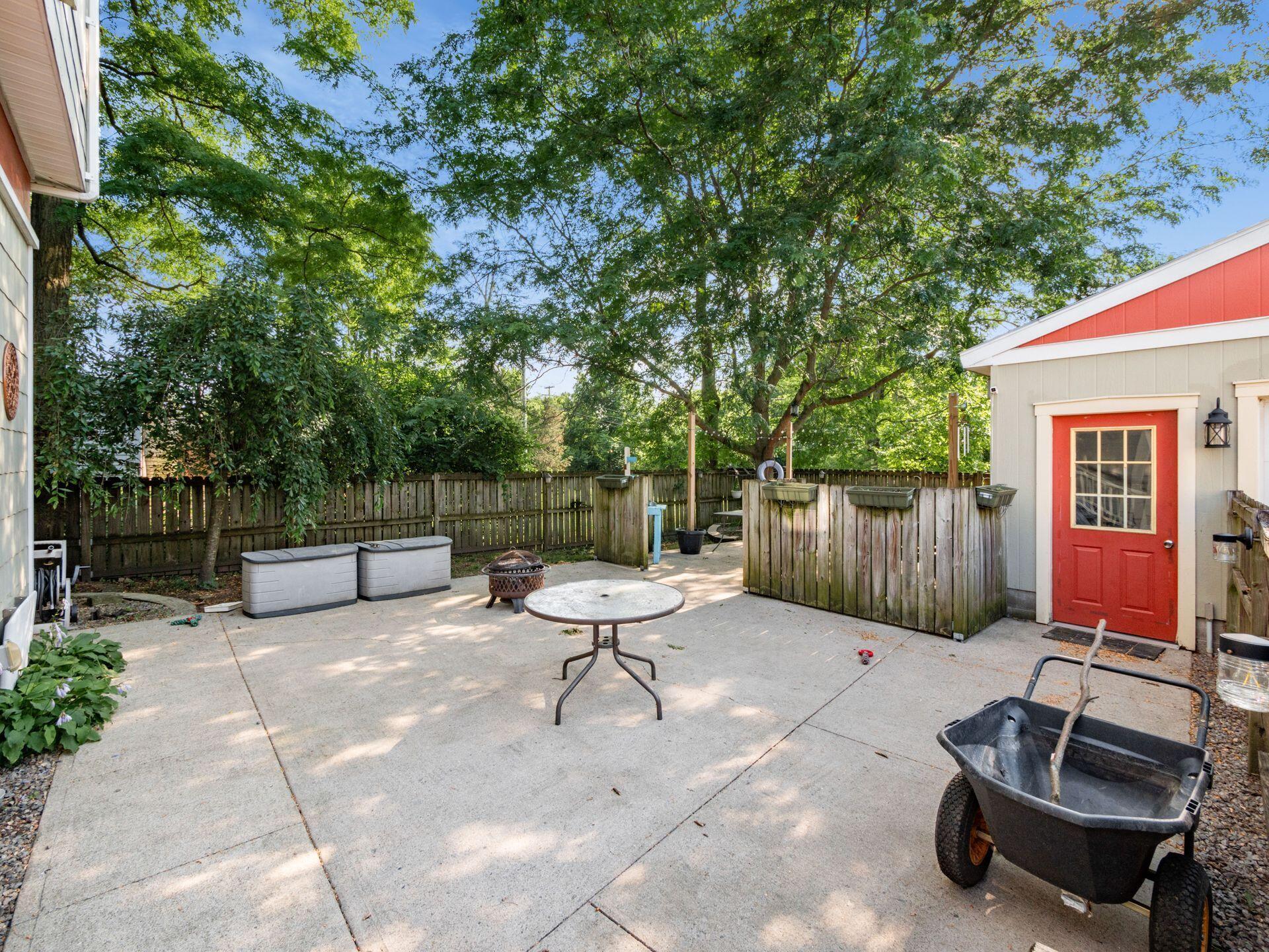 404 S Detroit Street