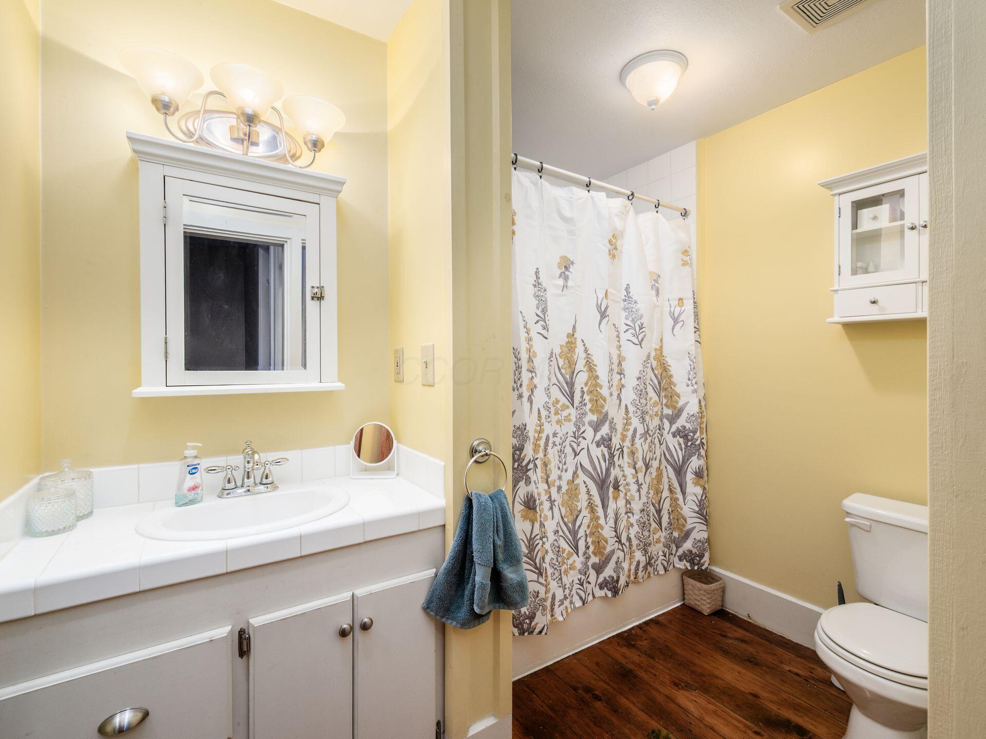 404 S Detroit Street