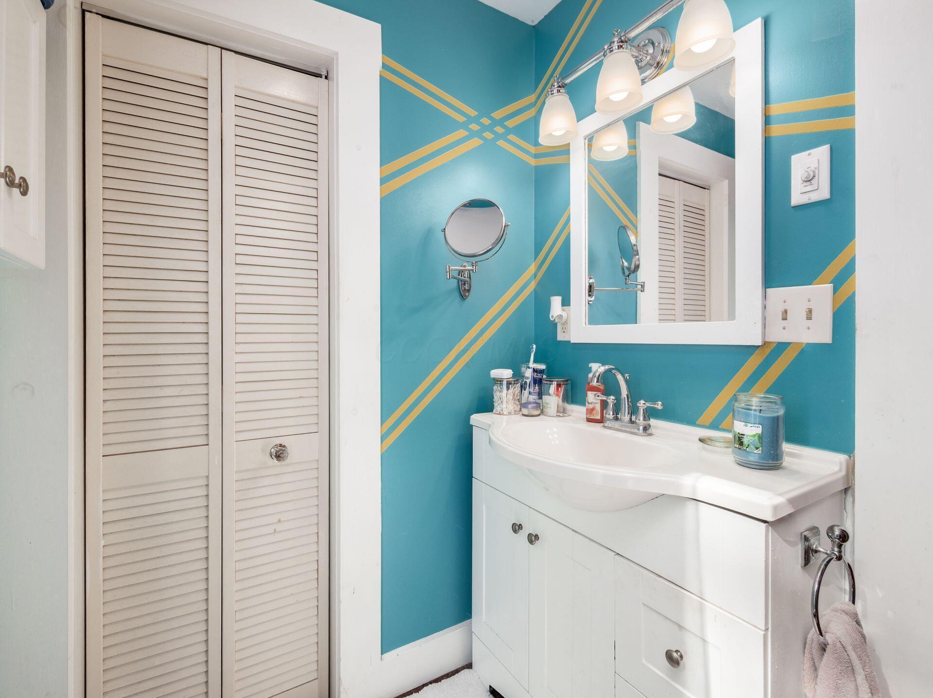 404 S Detroit Street