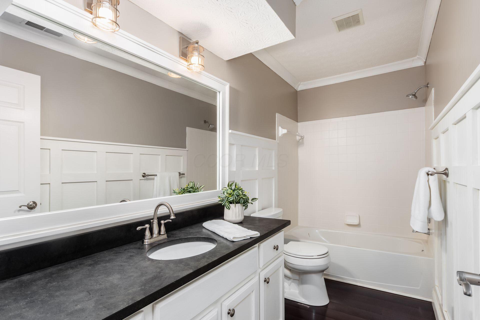 8699 Lazelle Commons Drive