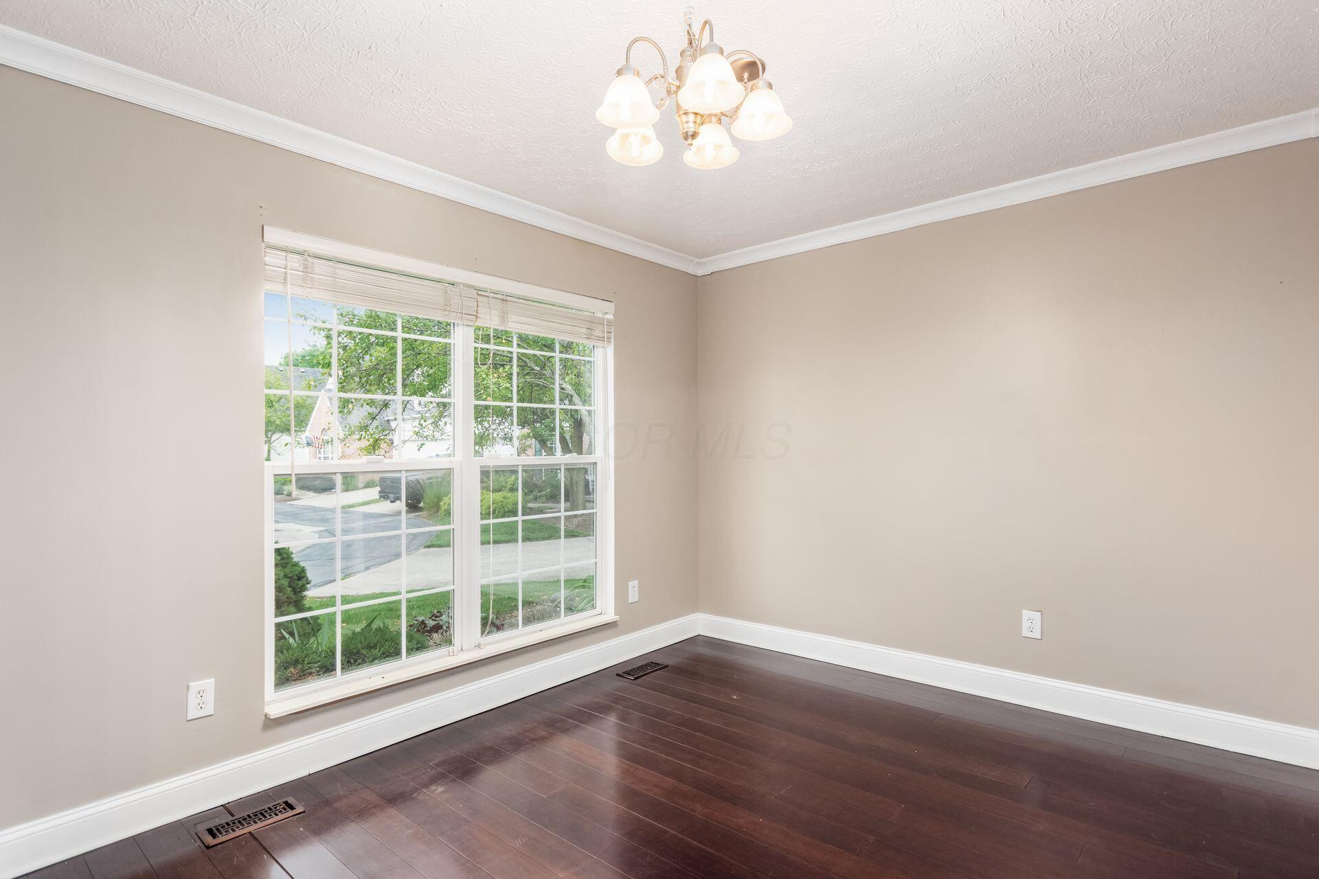 8699 Lazelle Commons Drive