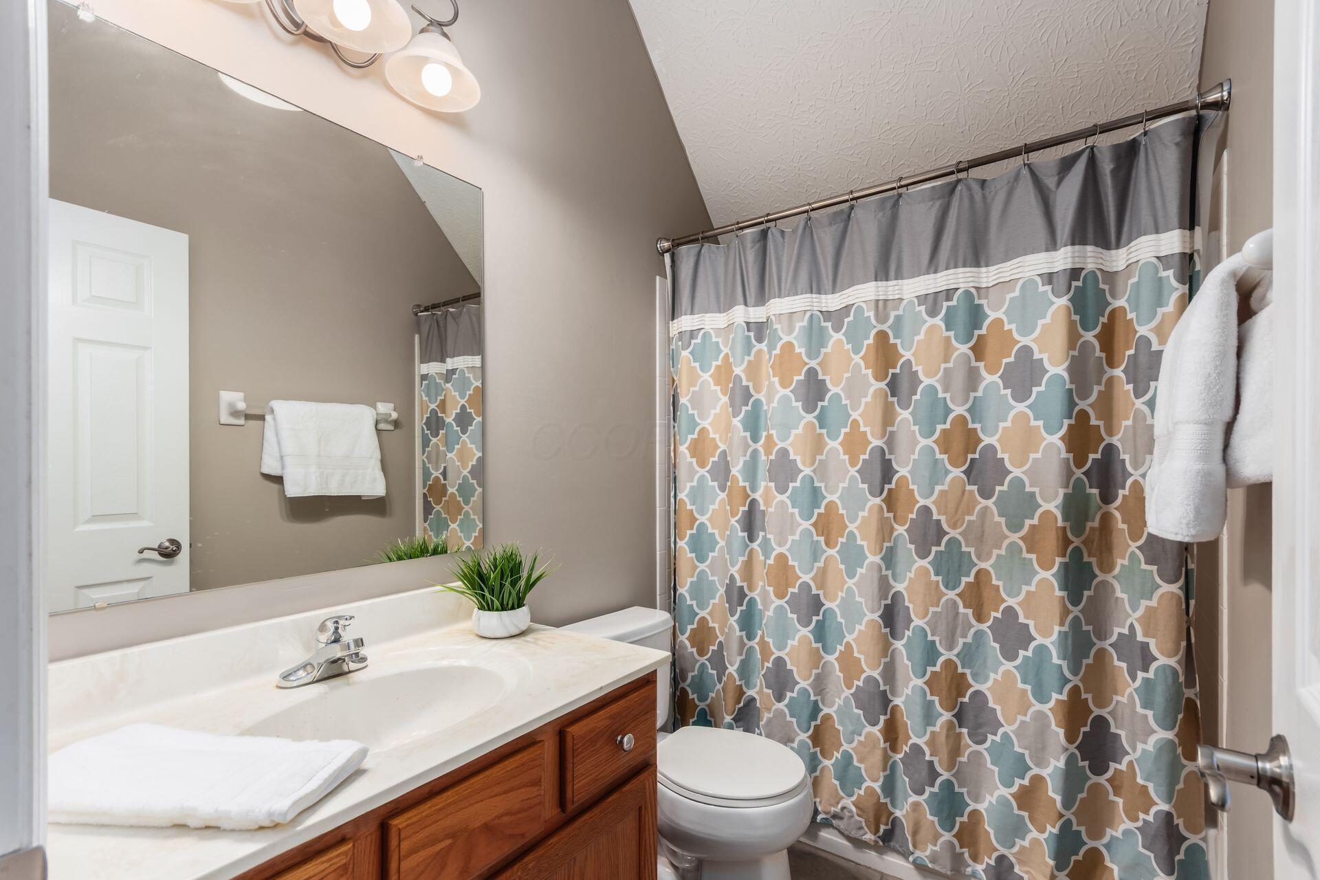 8699 Lazelle Commons Drive