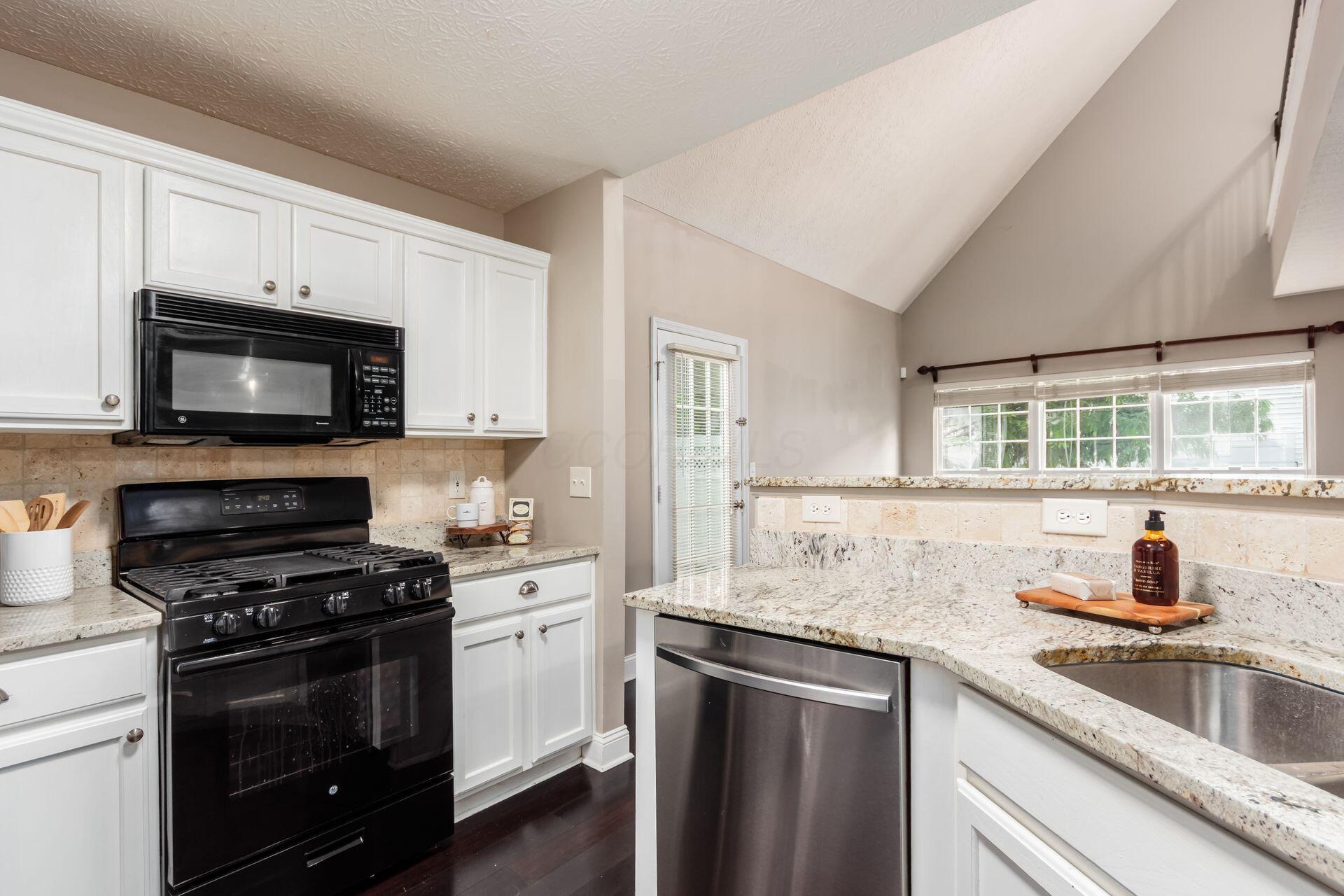 8699 Lazelle Commons Drive