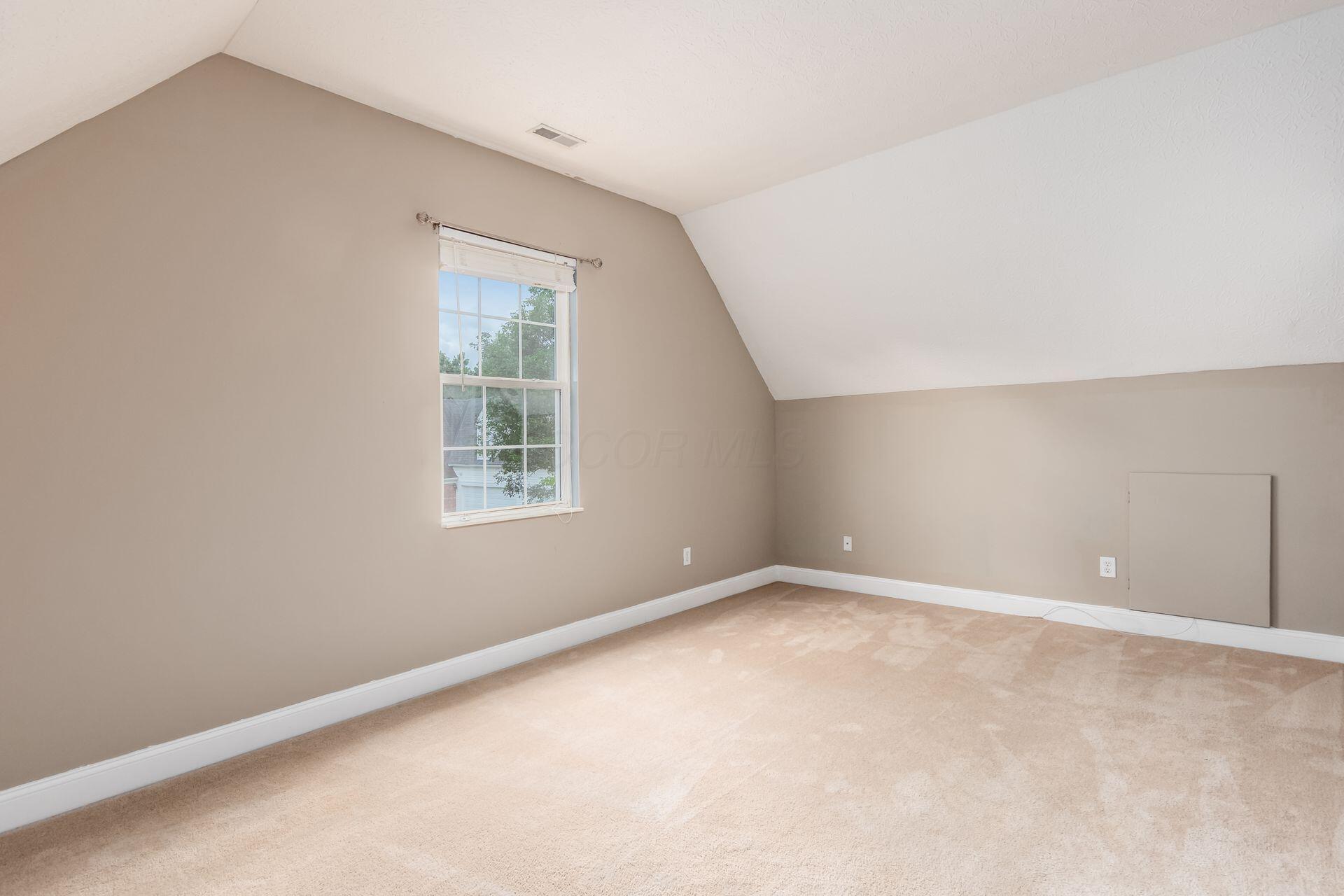 8699 Lazelle Commons Drive