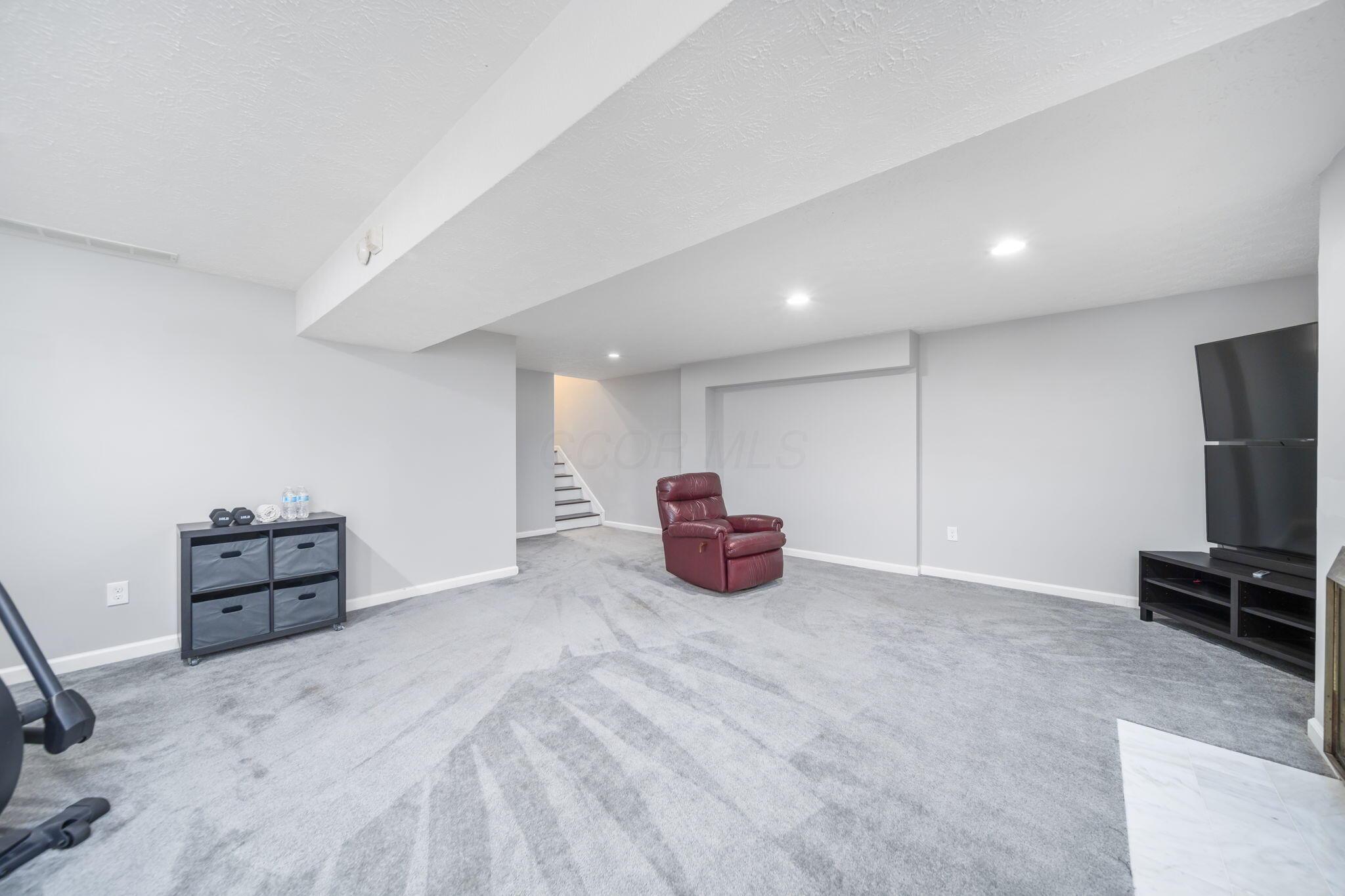 4968 Wintersong Lane, 10