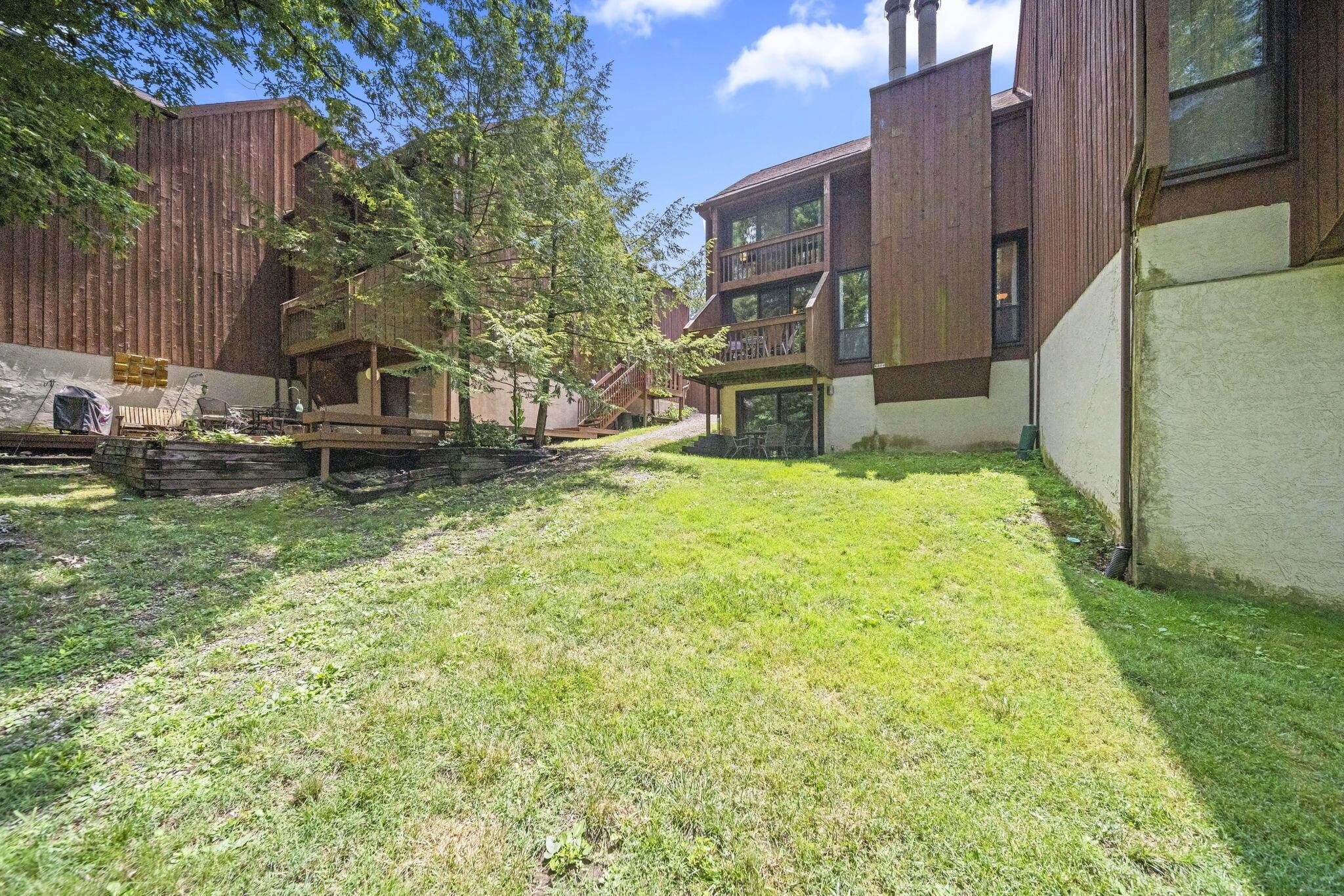 4968 Wintersong Lane, 10