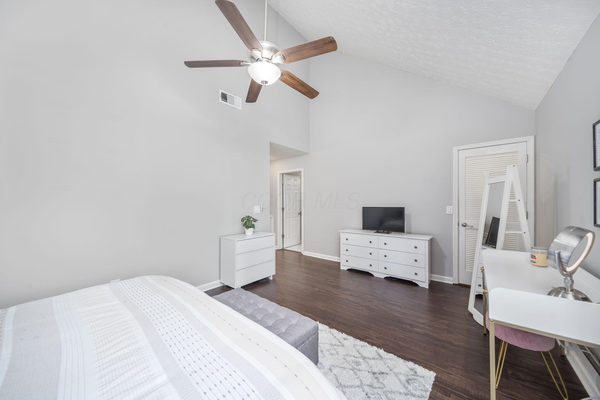 4968 Wintersong Lane, 10