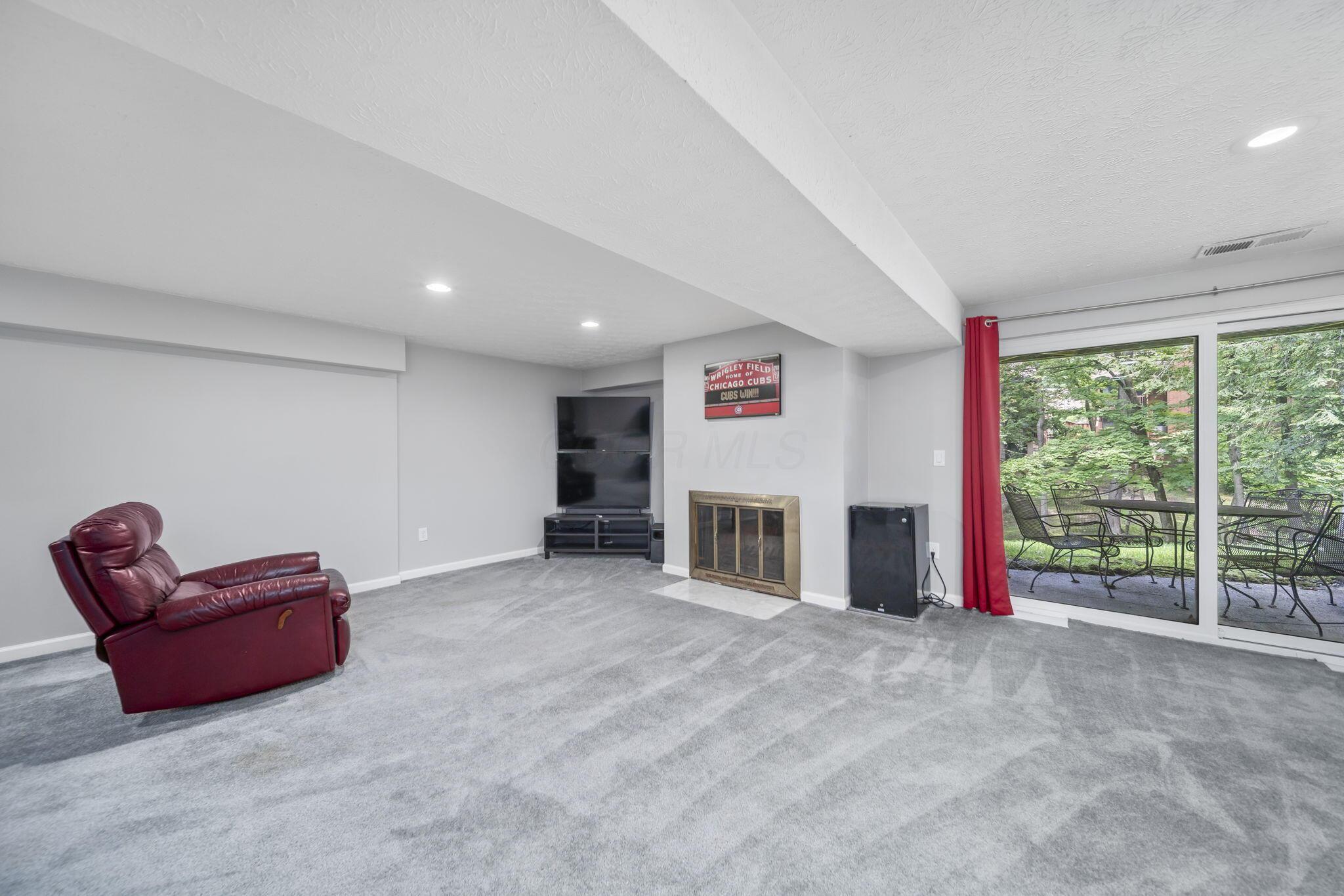 4968 Wintersong Lane, 10