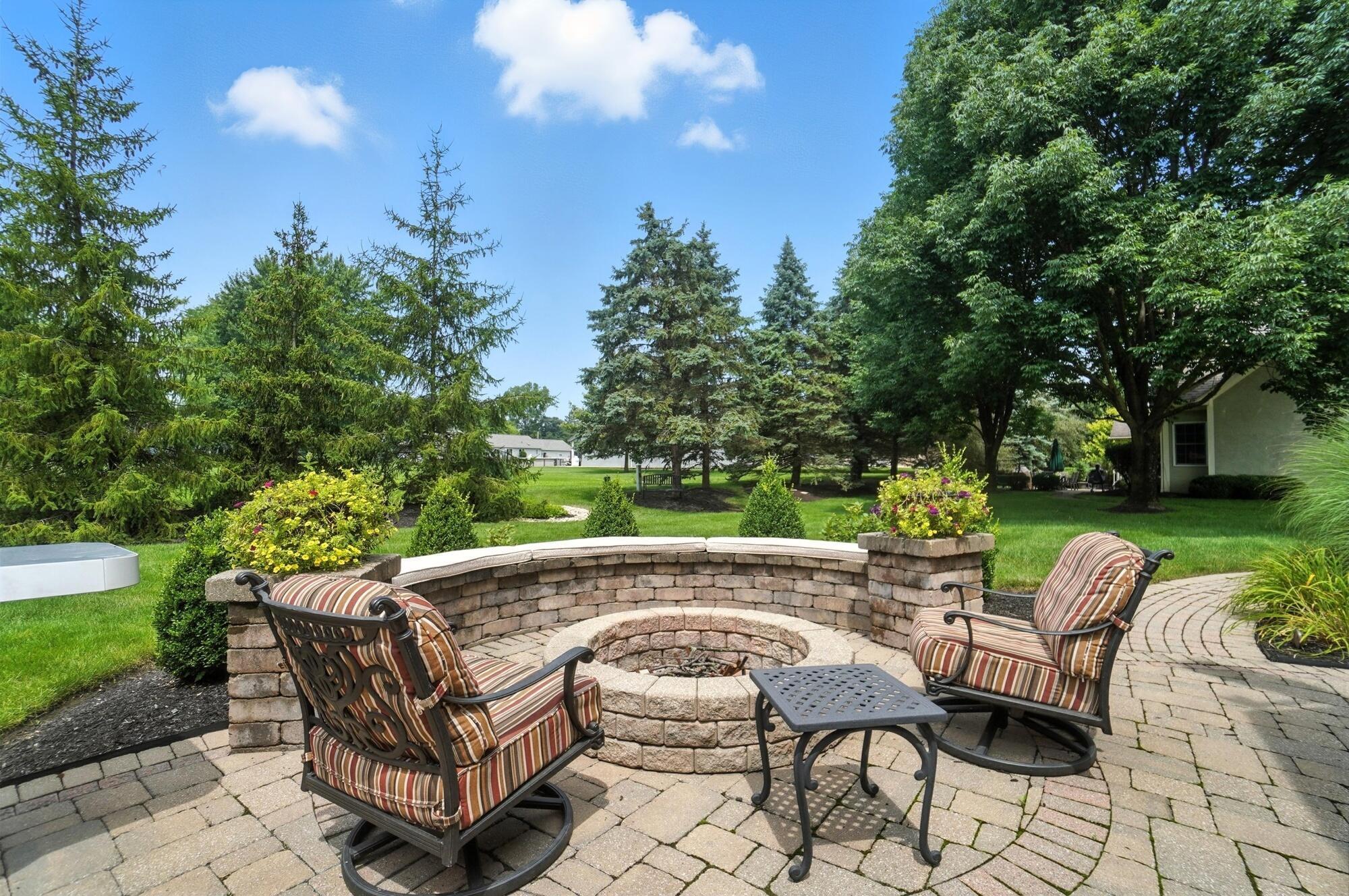 5720 Medallion Drive W