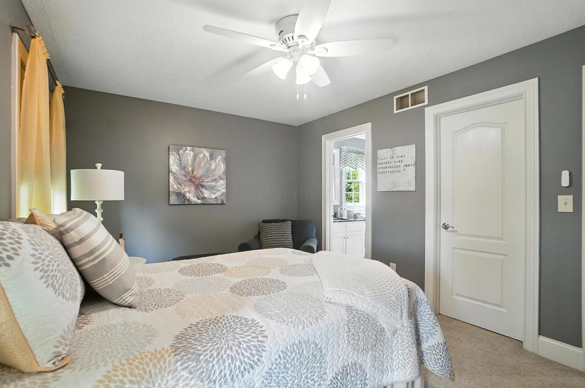 5720 Medallion Drive W