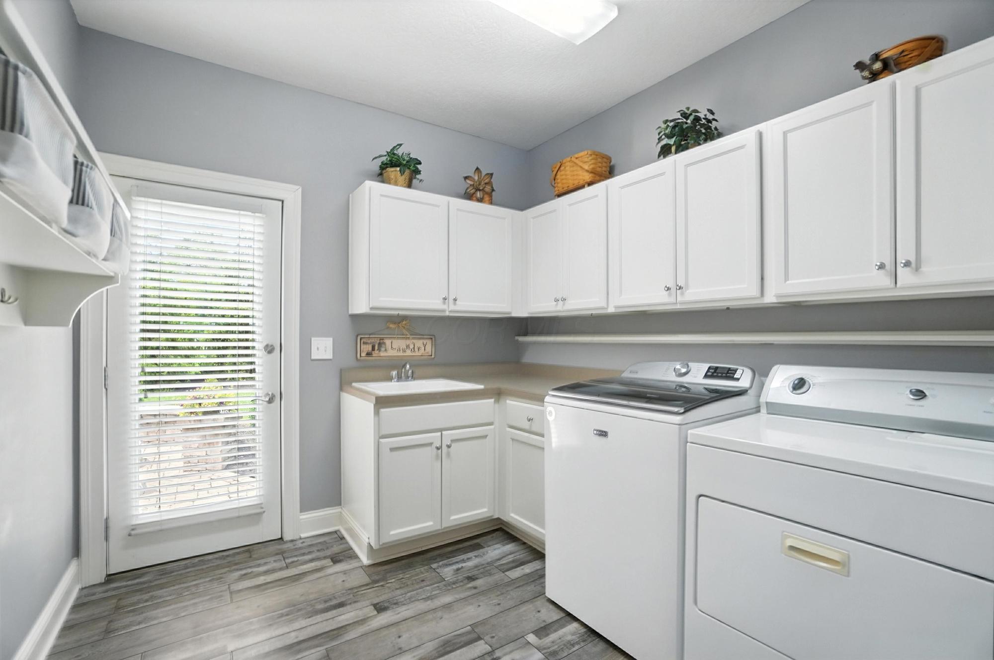 5720 Medallion Drive W