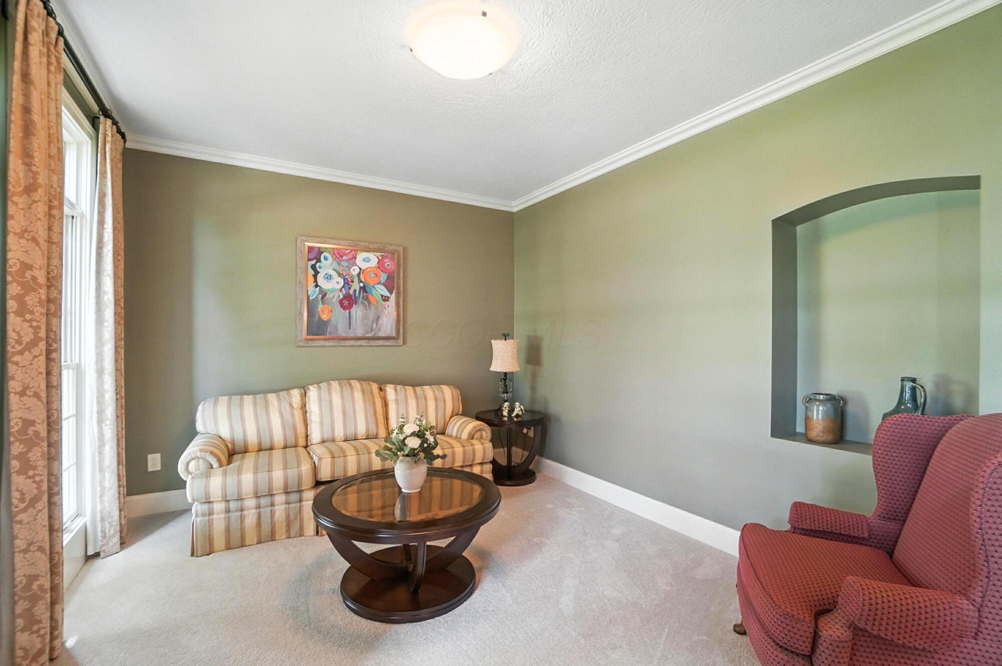 5720 Medallion Drive W