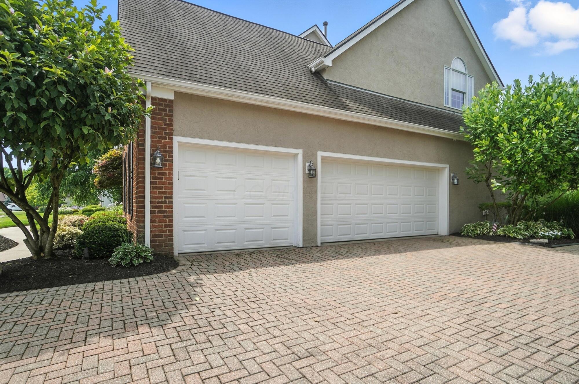 5720 Medallion Drive W