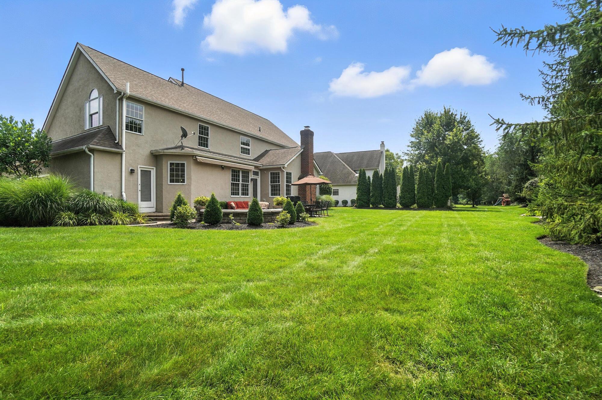 5720 Medallion Drive W