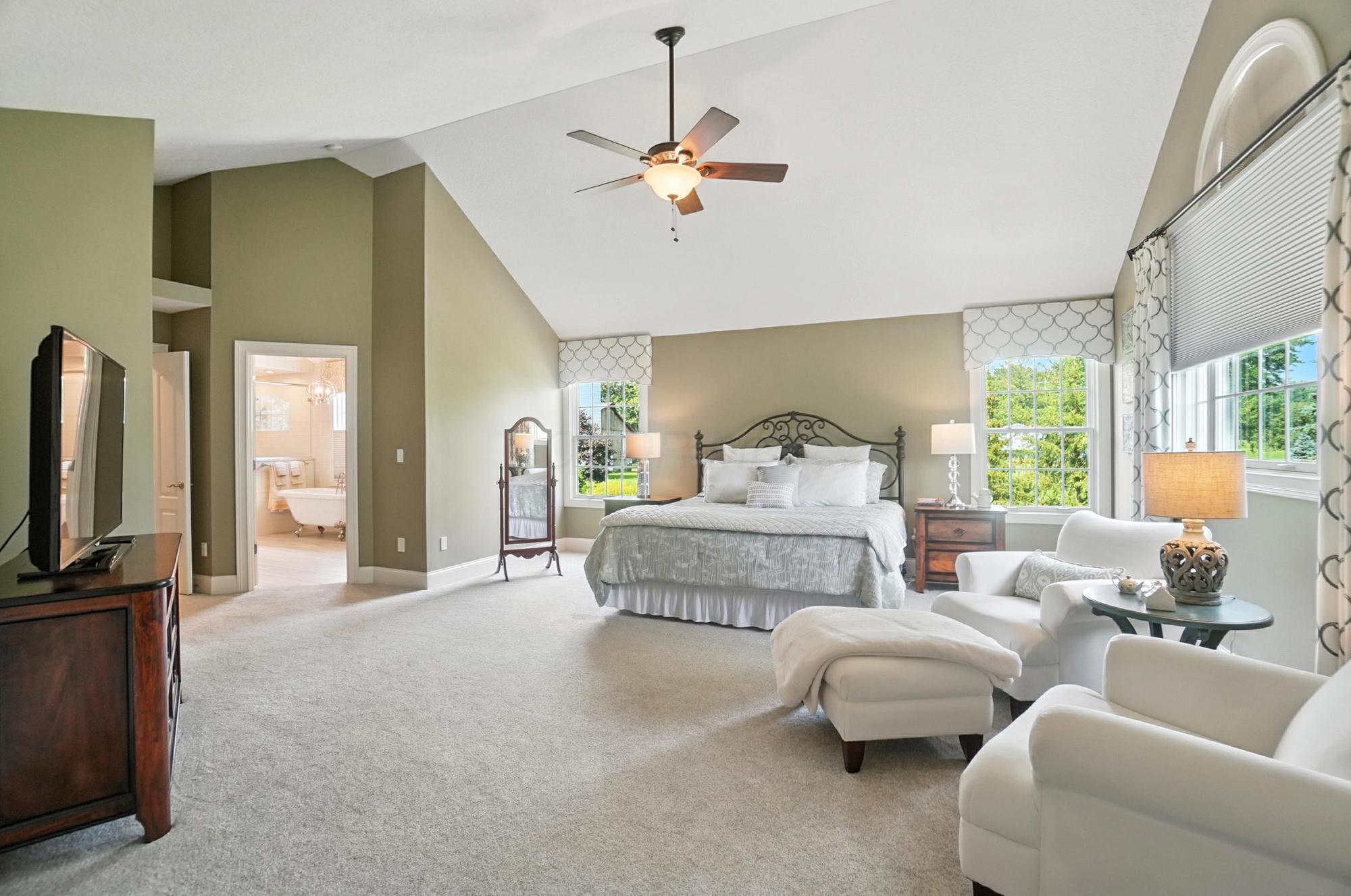 5720 Medallion Drive W