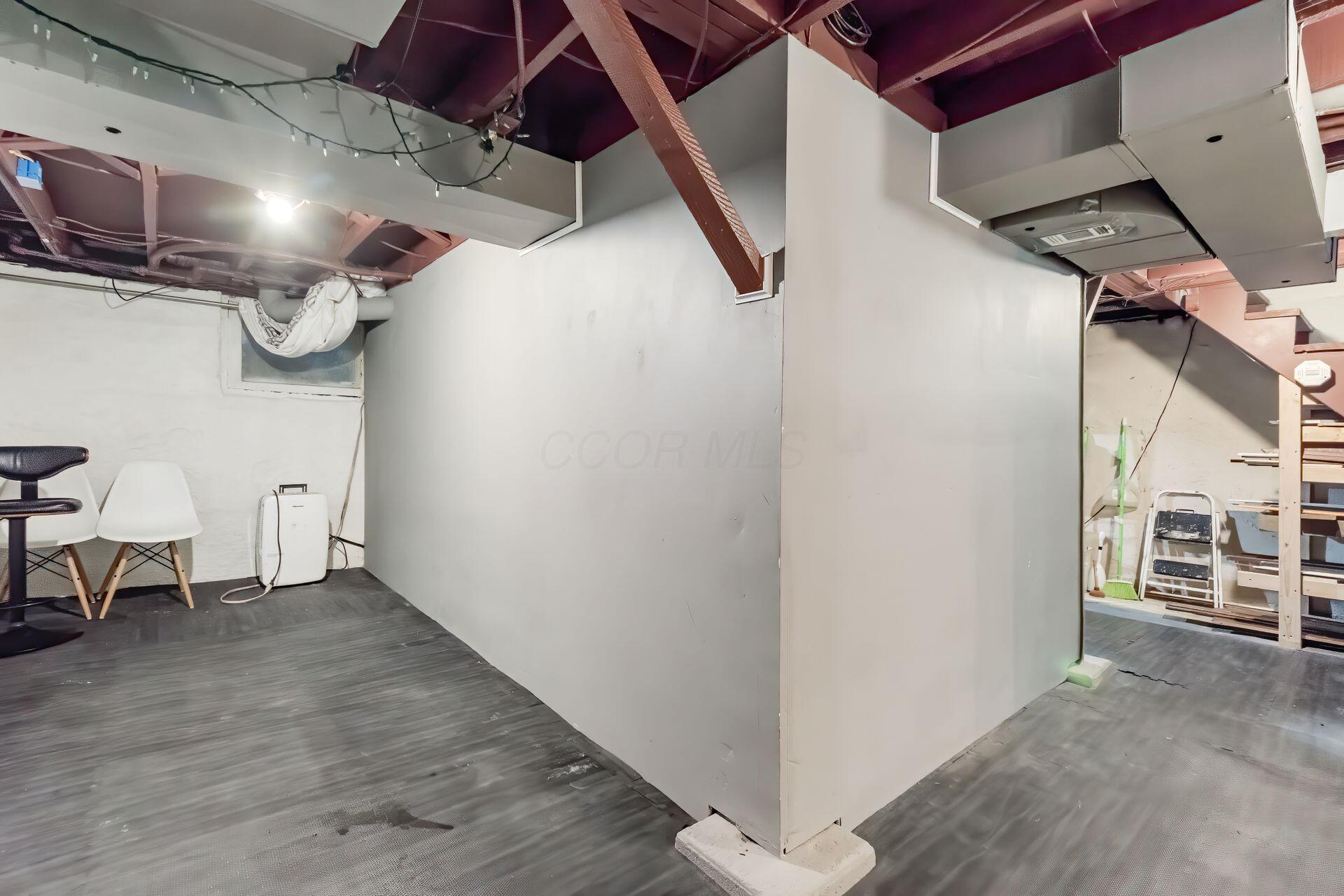 1100 Perry Street