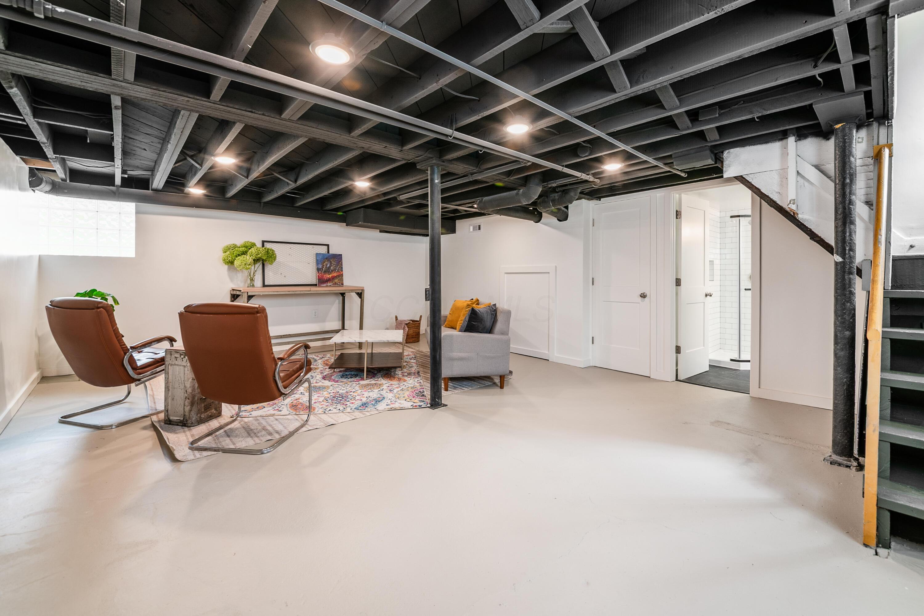 219 E Como Avenue