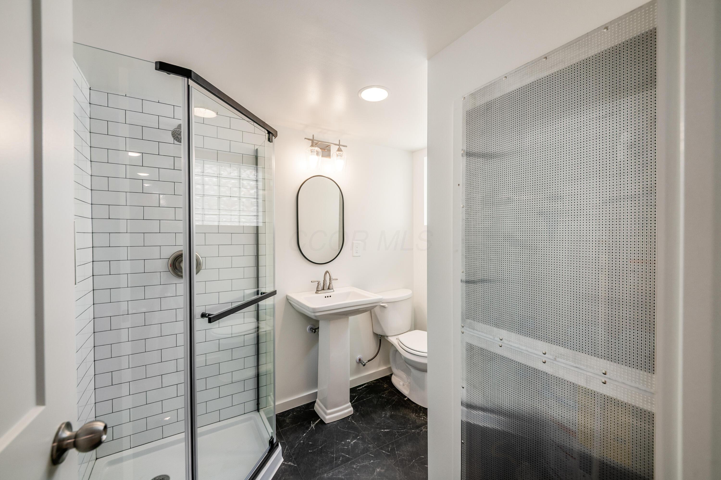 219 E Como Avenue