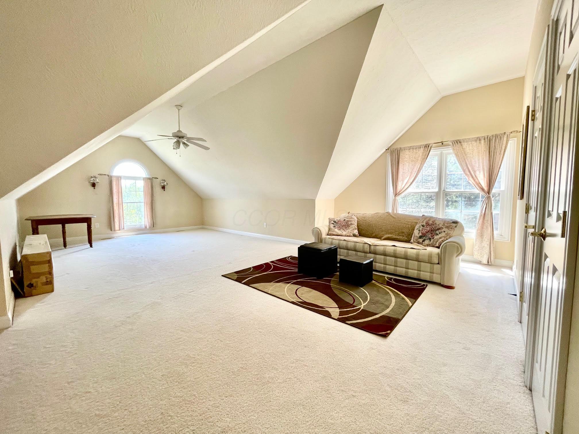 5386 Medallion Drive W