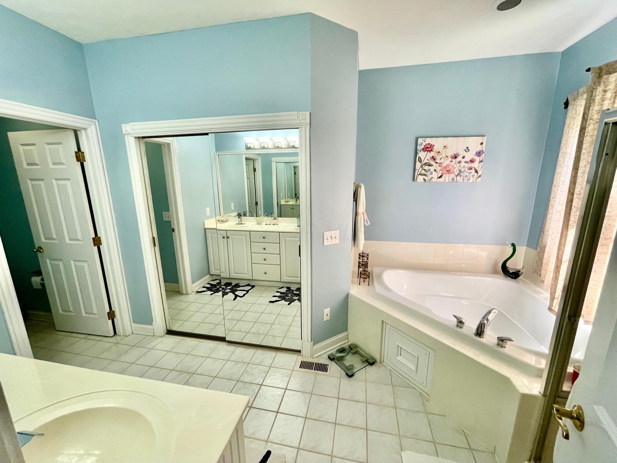 5386 Medallion Drive W