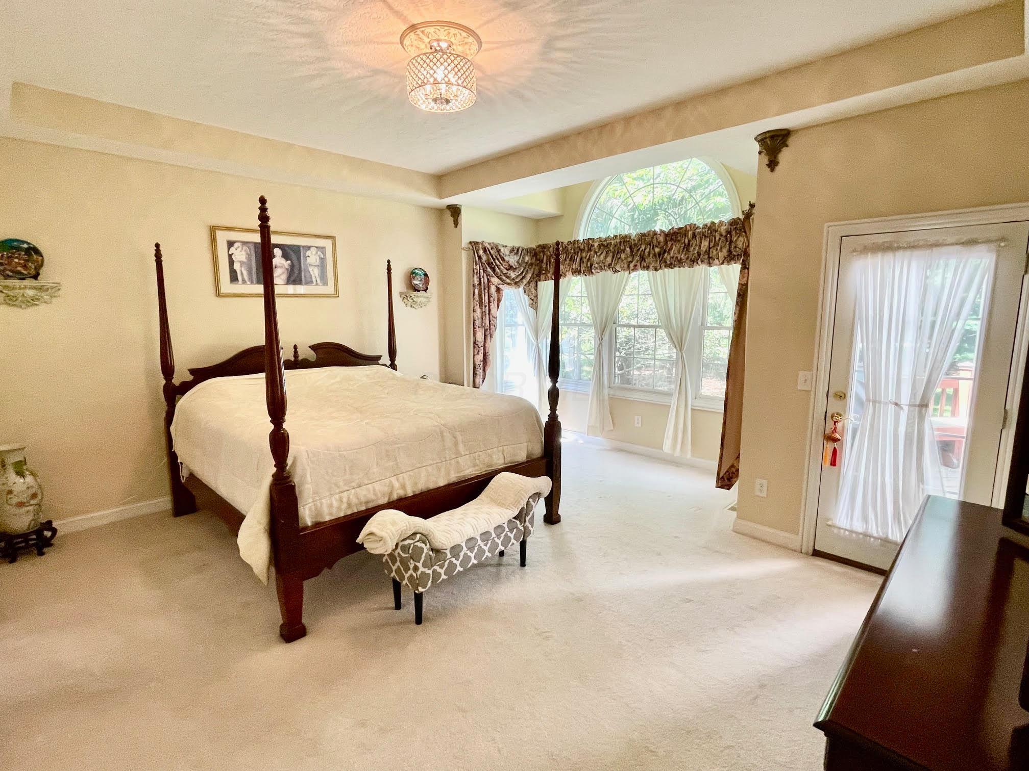 5386 Medallion Drive W